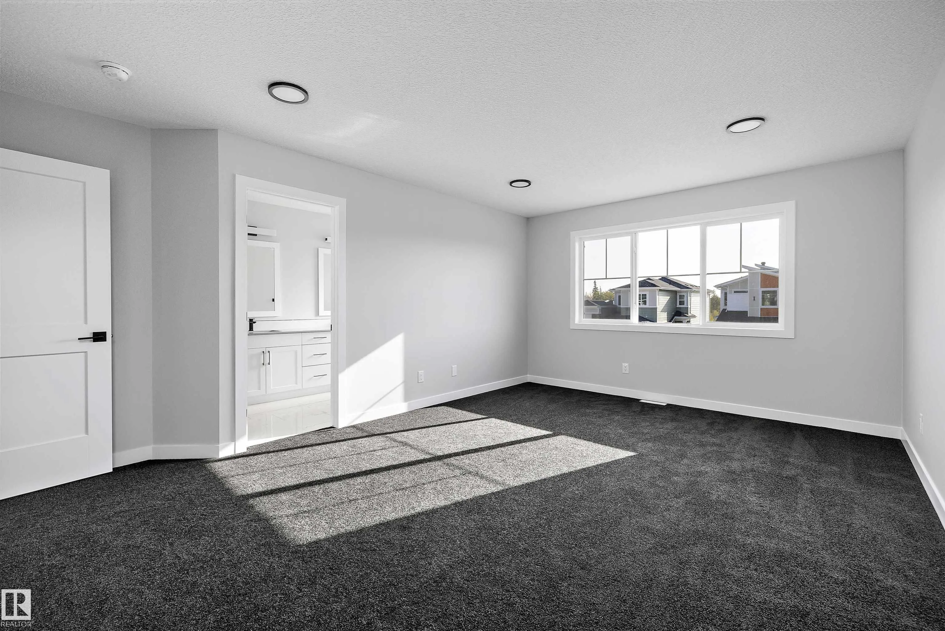 36 MAPLE Crescent