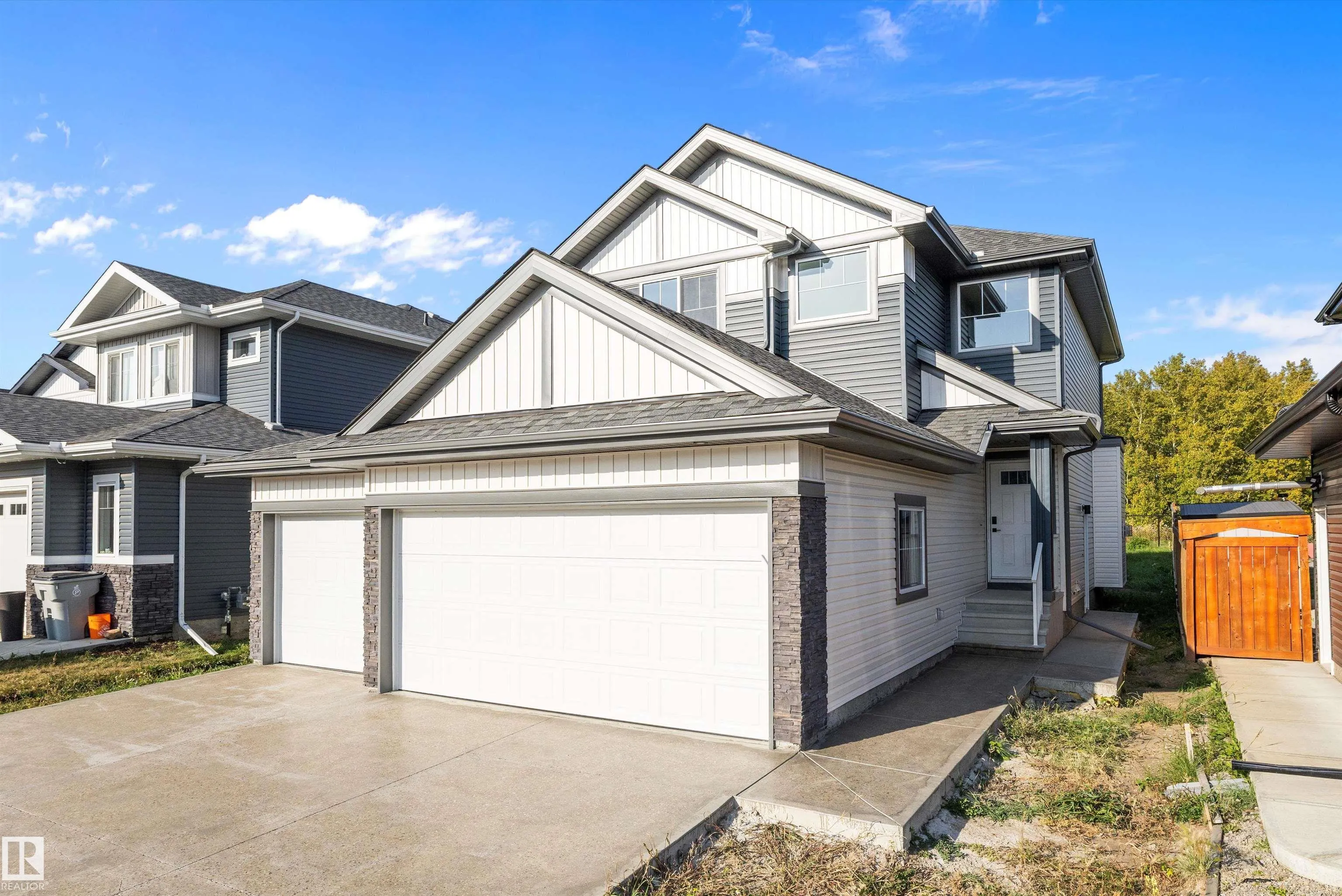 36 MAPLE Crescent