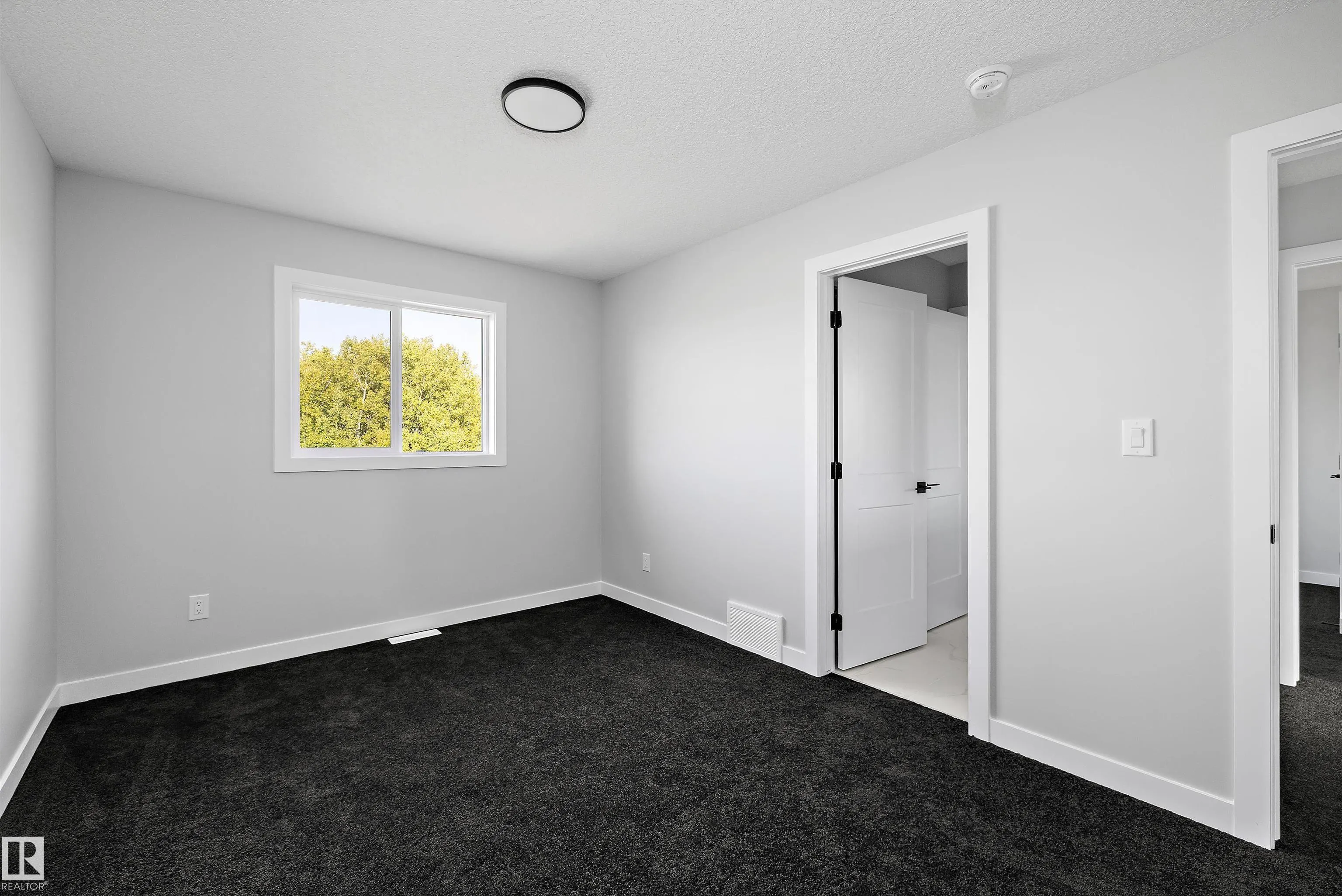 36 MAPLE Crescent