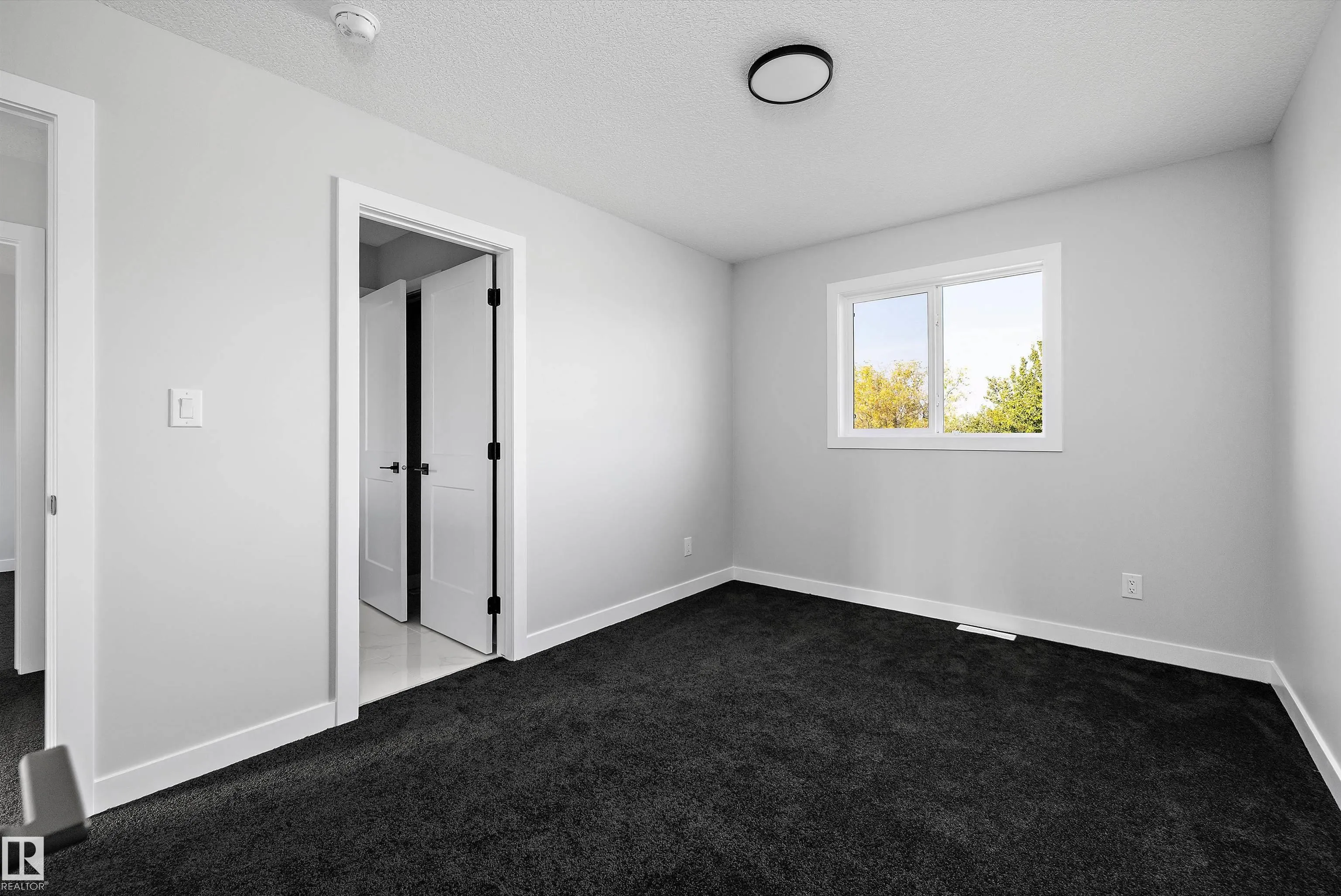 36 MAPLE Crescent