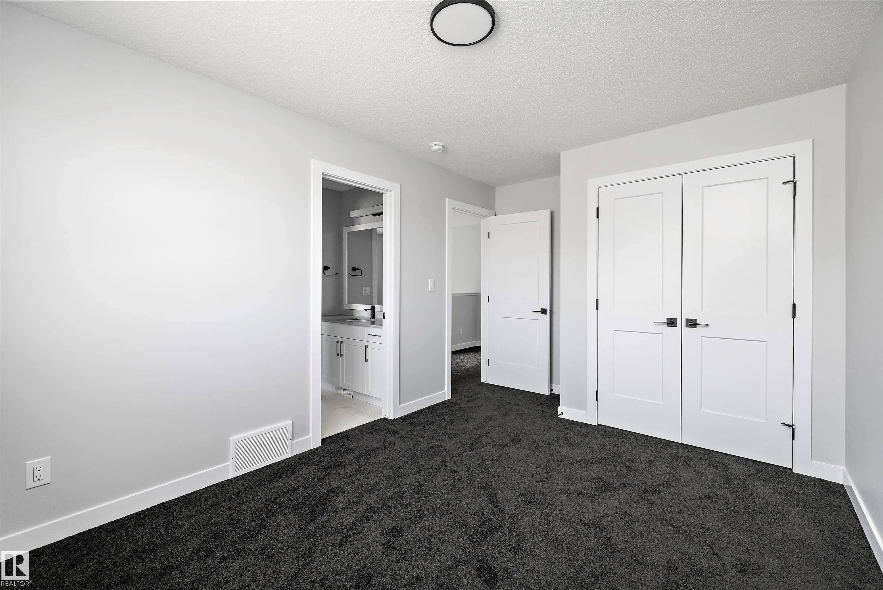 36 MAPLE Crescent