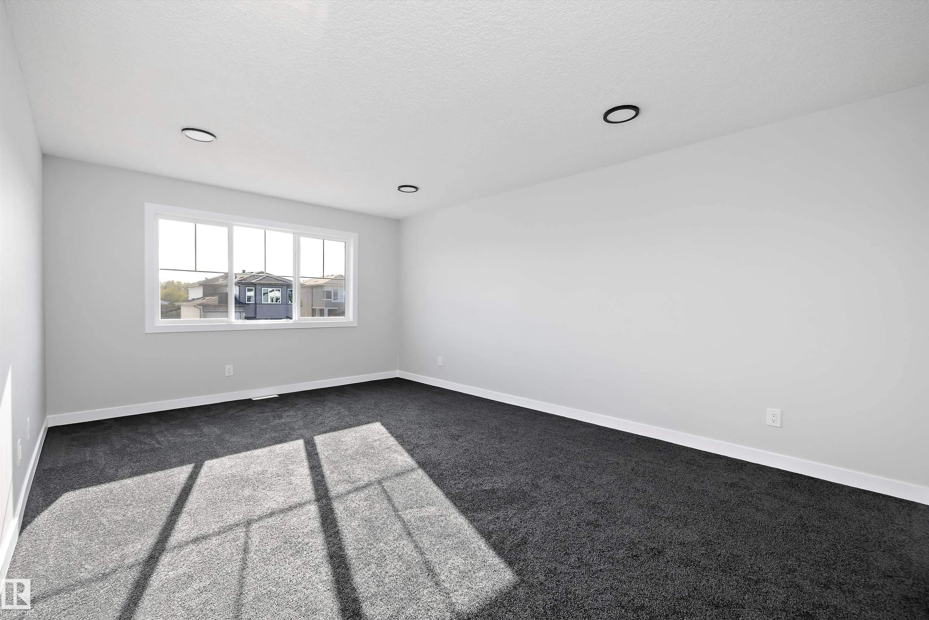 36 MAPLE Crescent