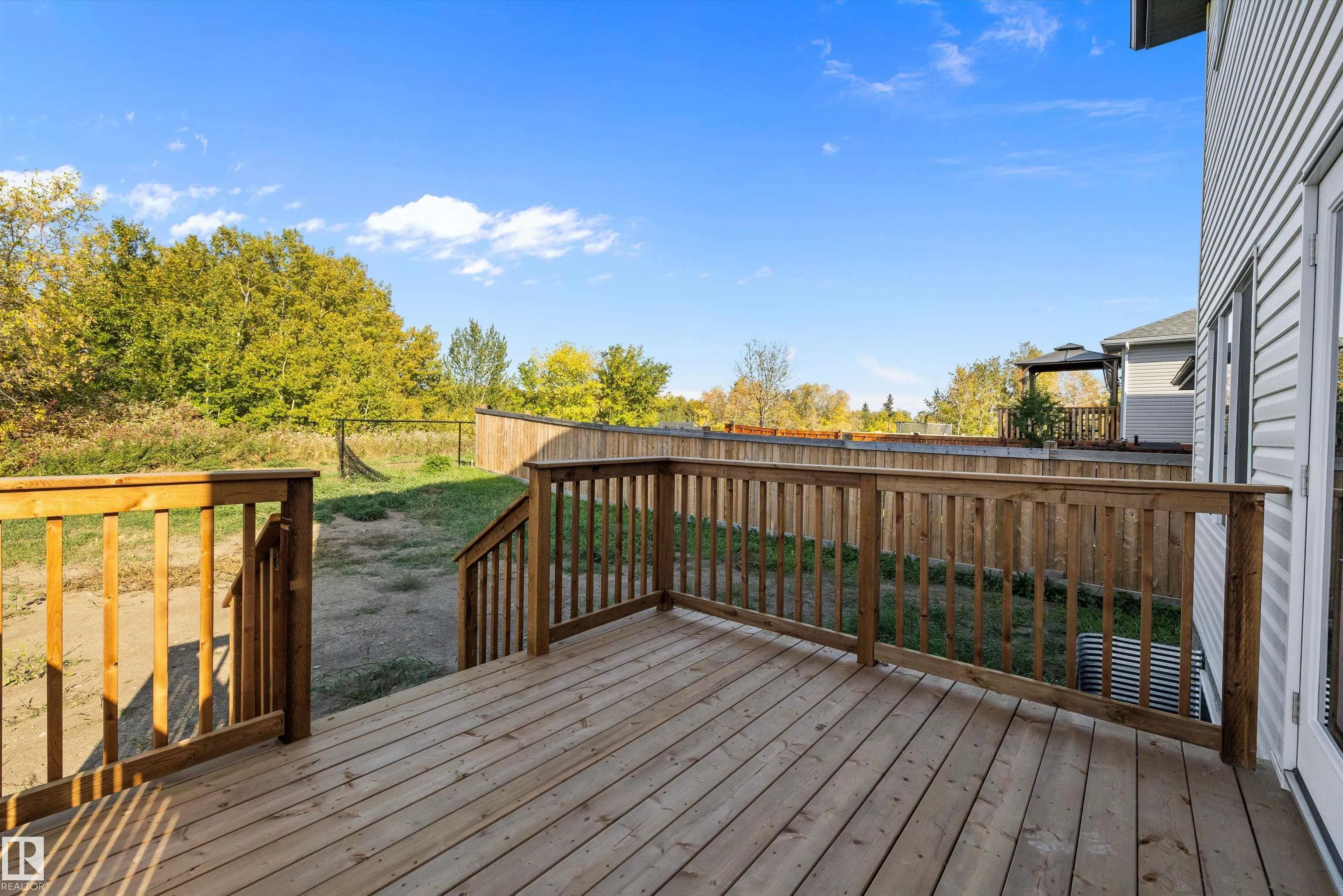 36 MAPLE Crescent