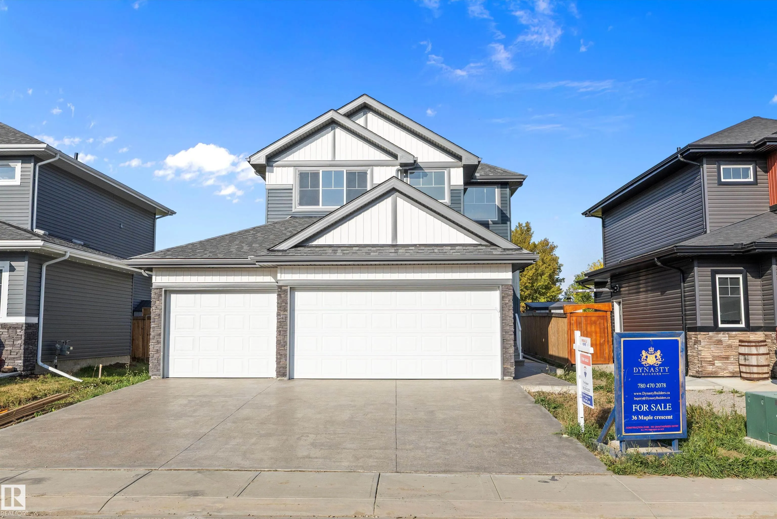 36 MAPLE Crescent