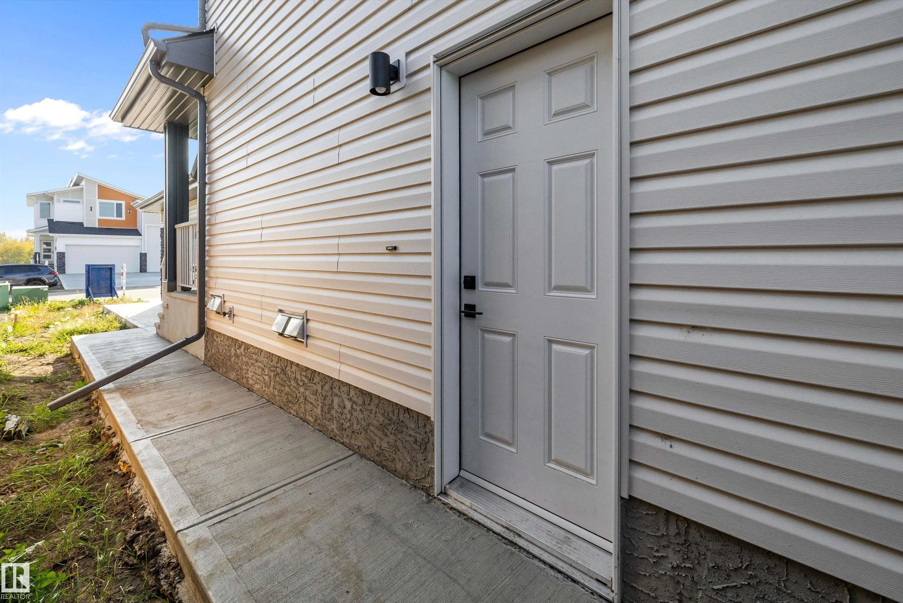 36 MAPLE Crescent