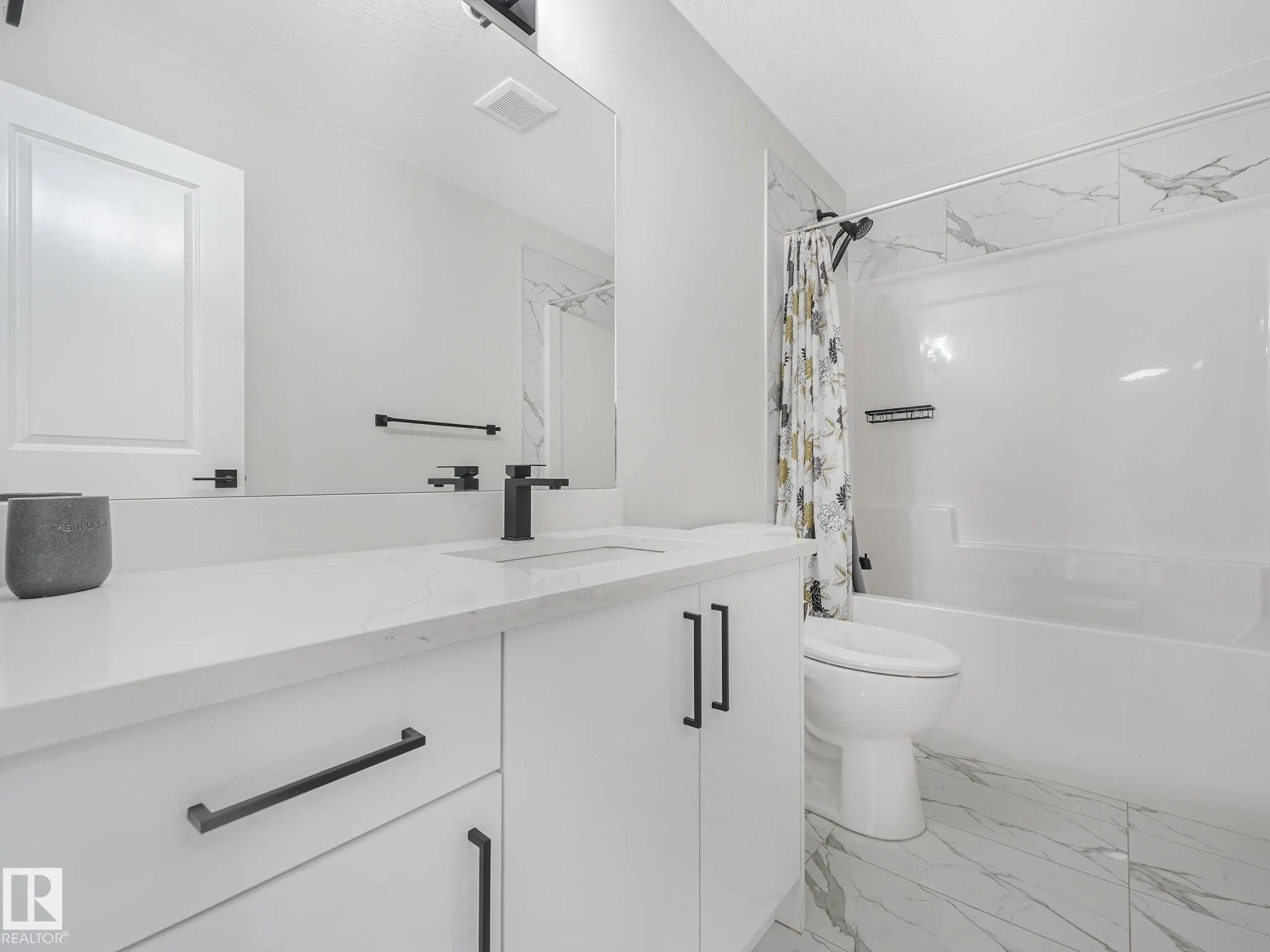 111 BLUFF Cove