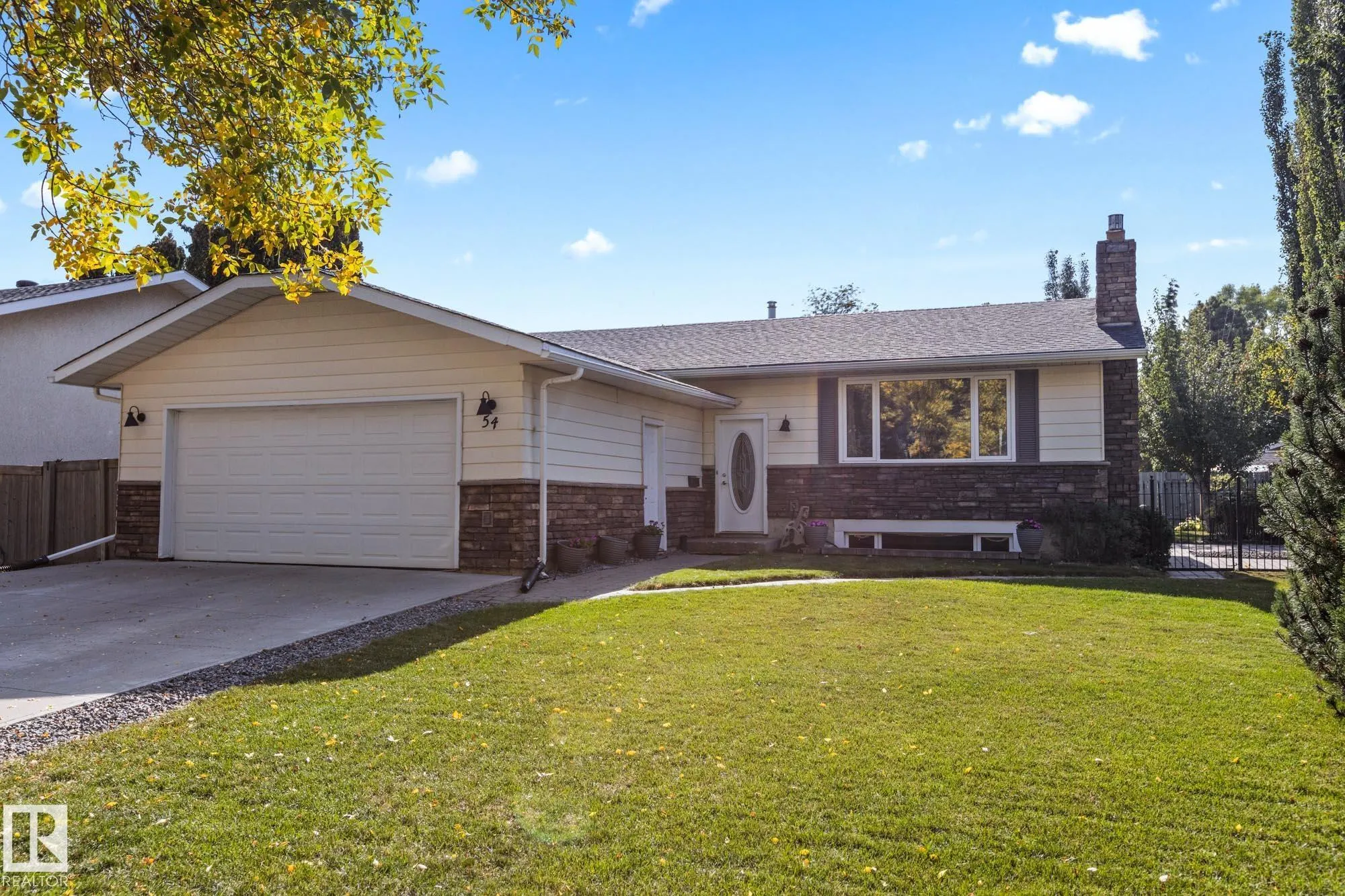 54 LAROSE Drive