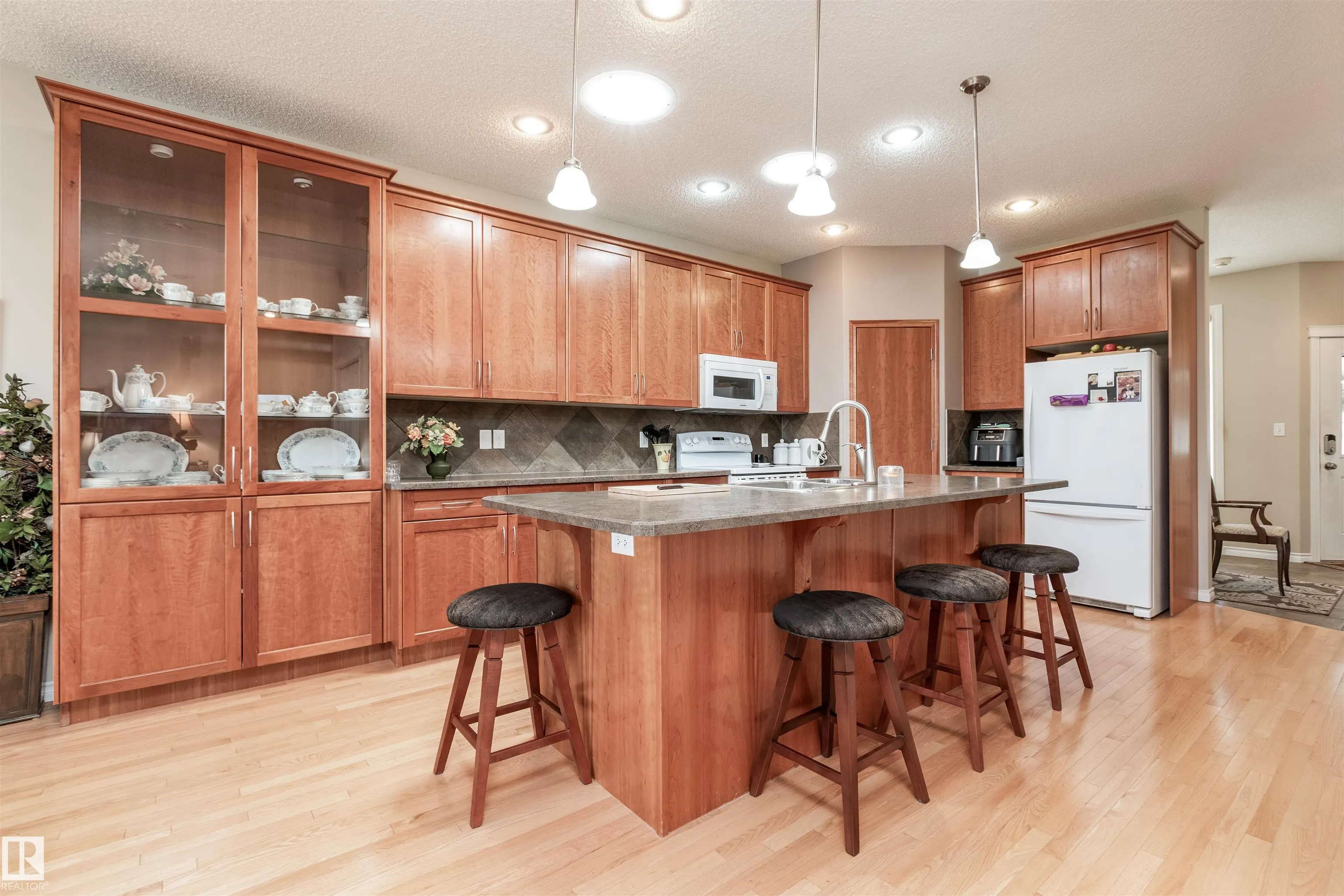 287 RIDGELAND Crescent