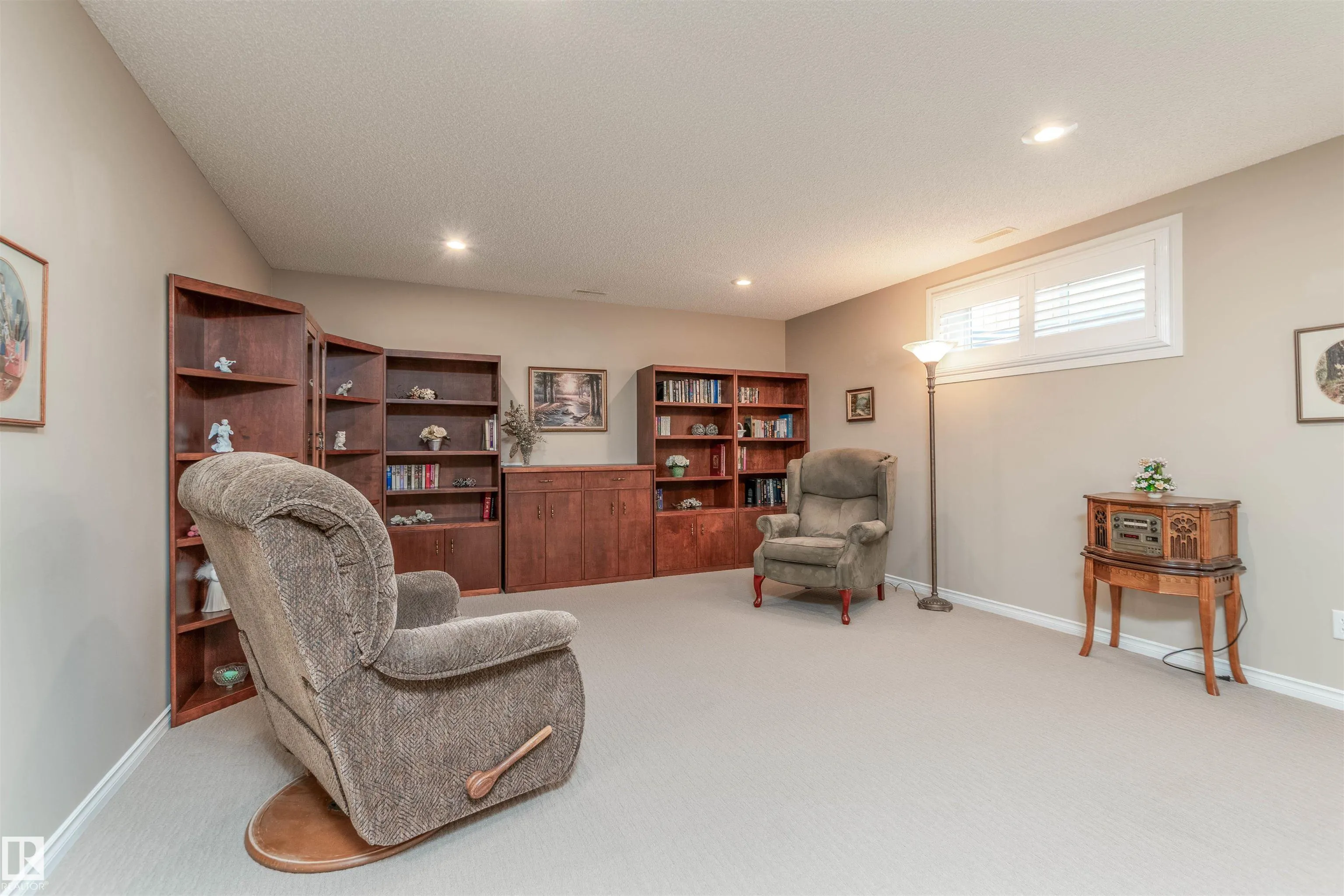 287 RIDGELAND Crescent