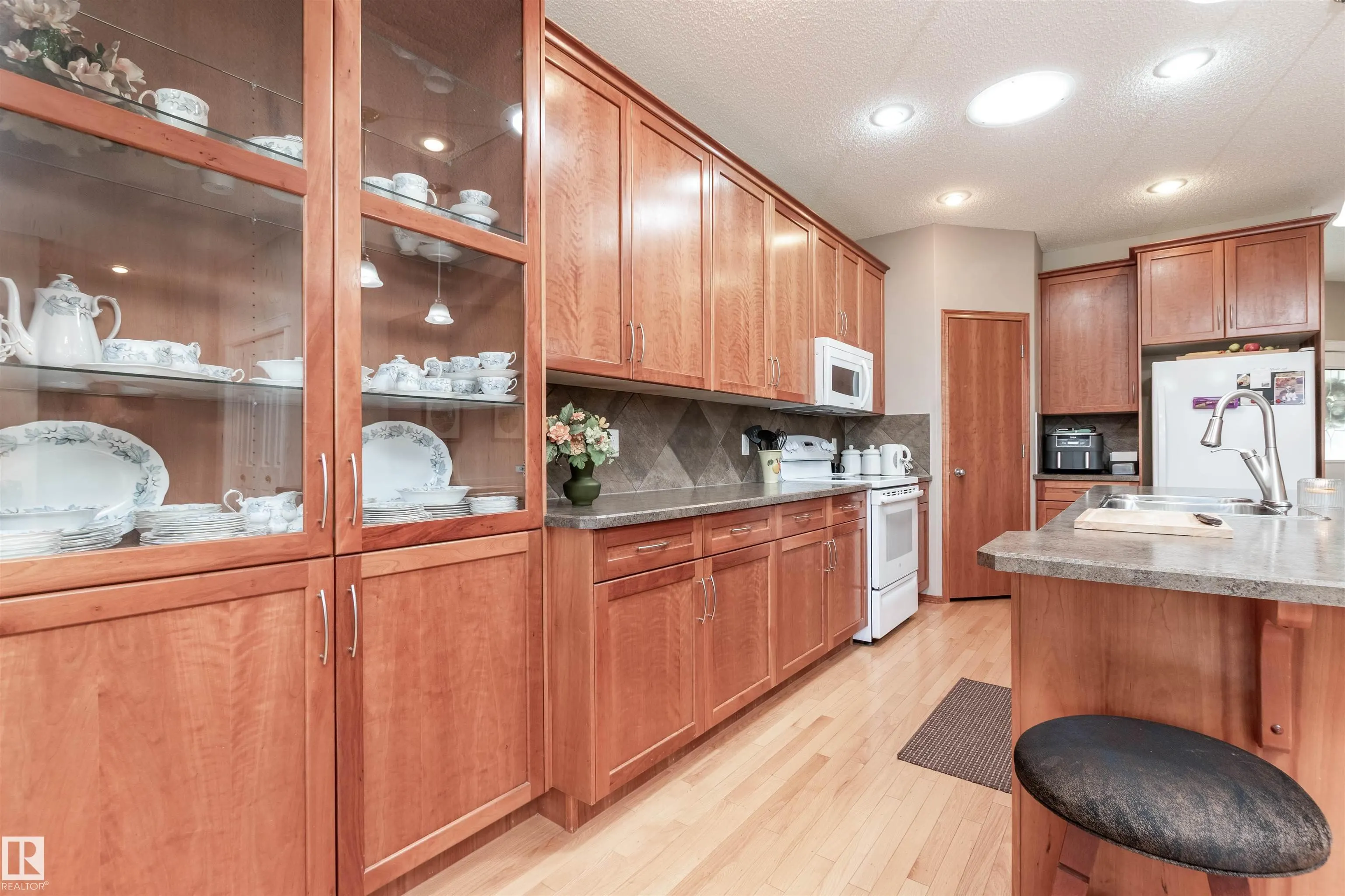 287 RIDGELAND Crescent