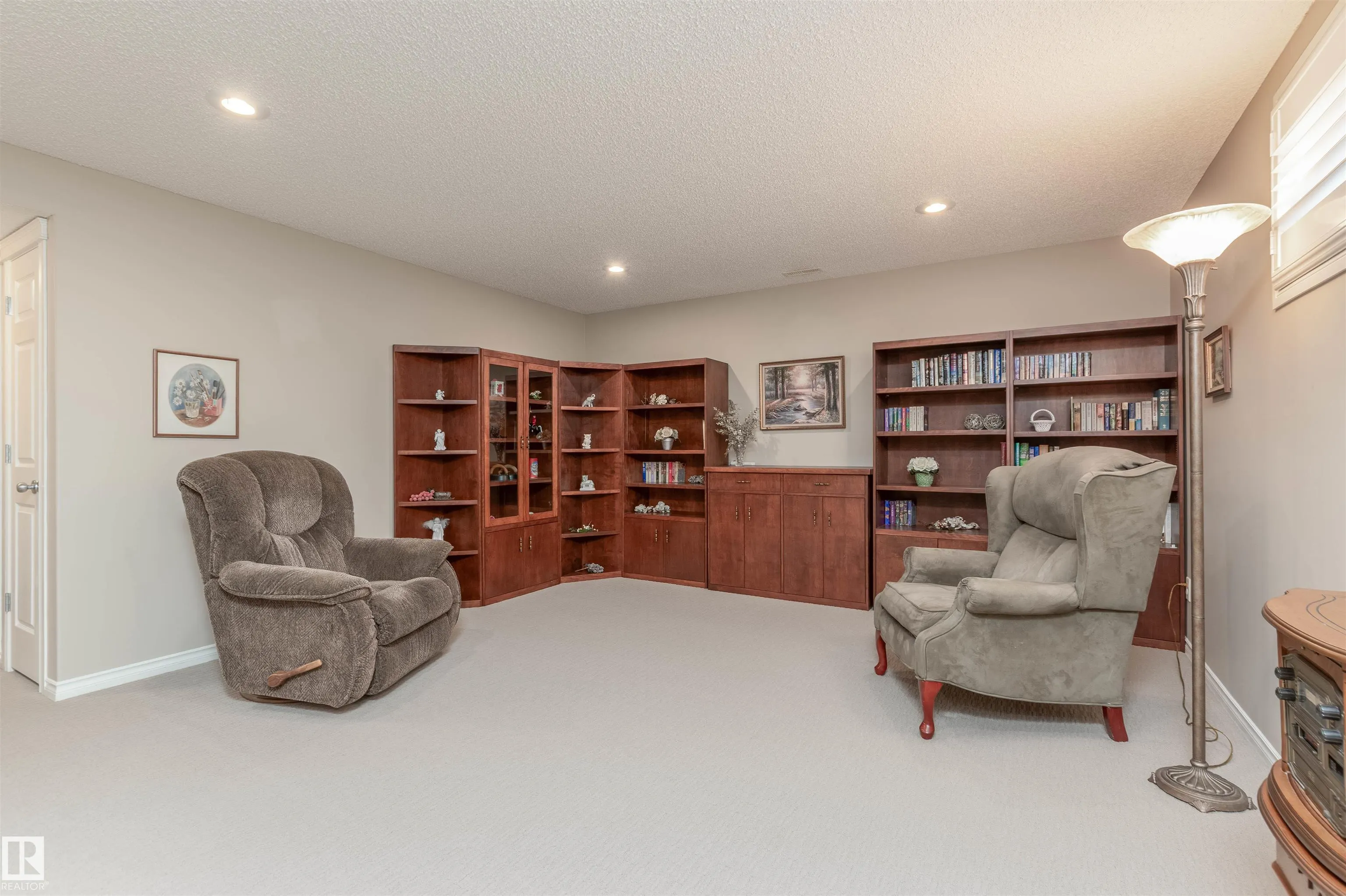 287 RIDGELAND Crescent