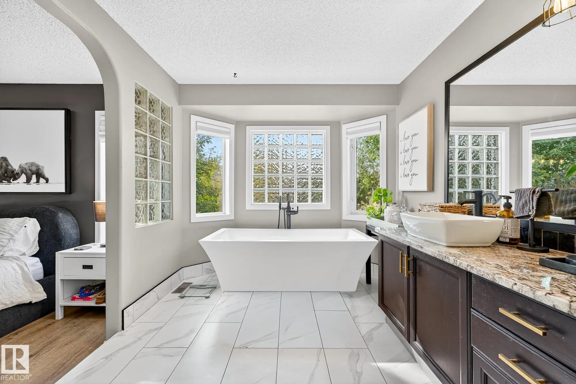 250 NORWICH Bay