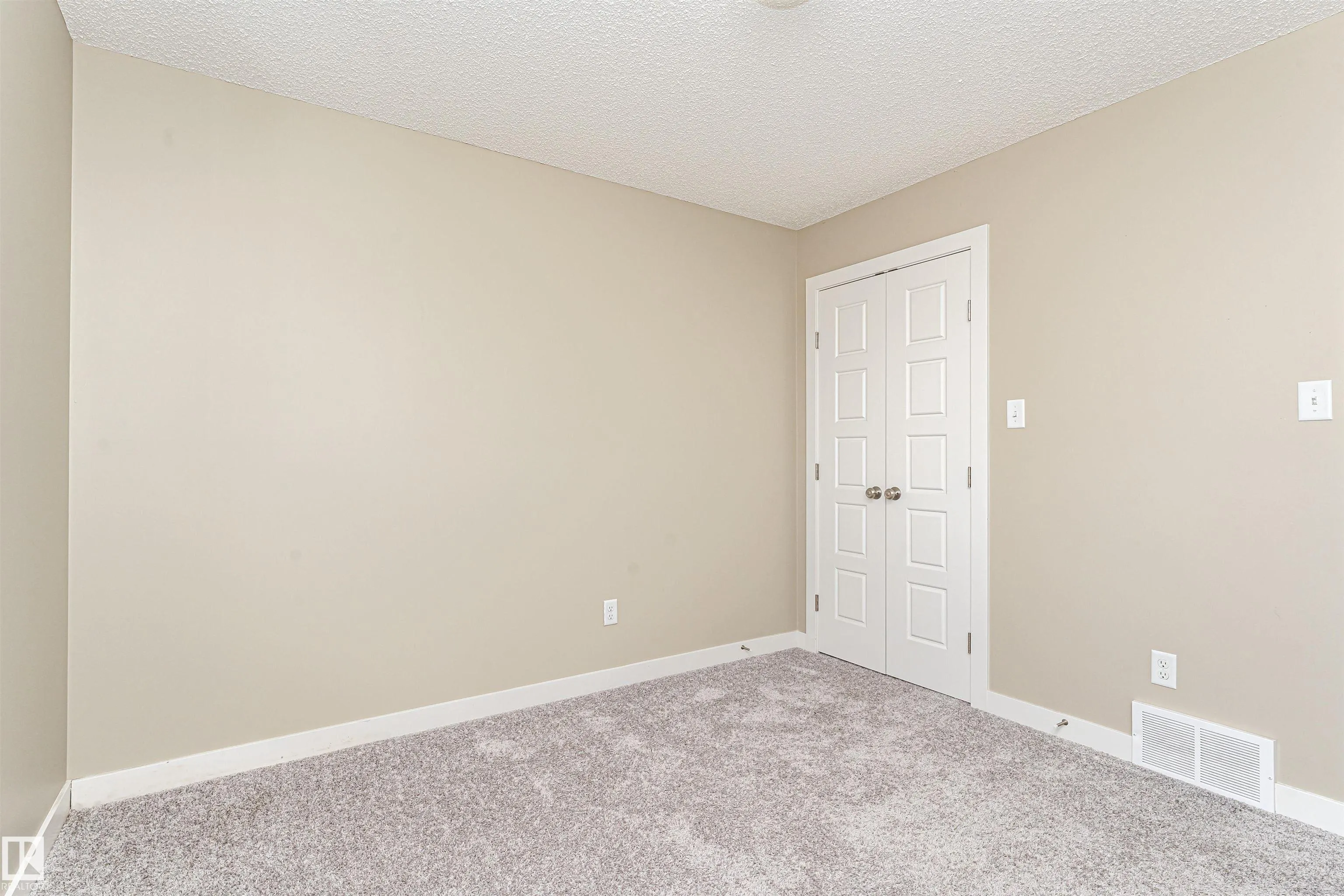 17712 64 st
