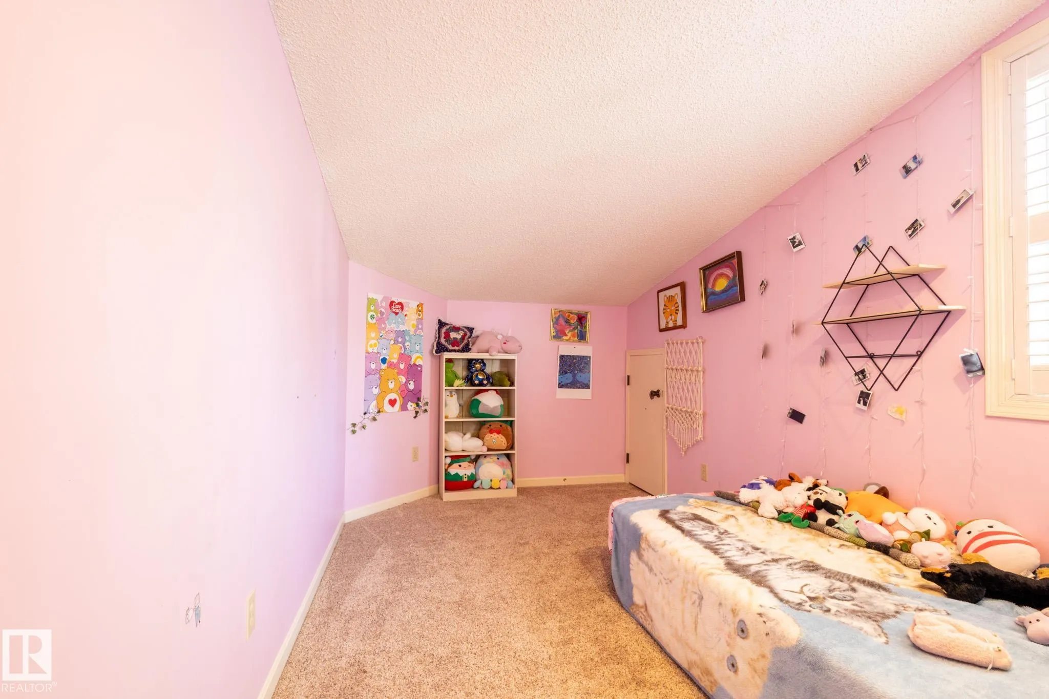 410 OLSEN Close