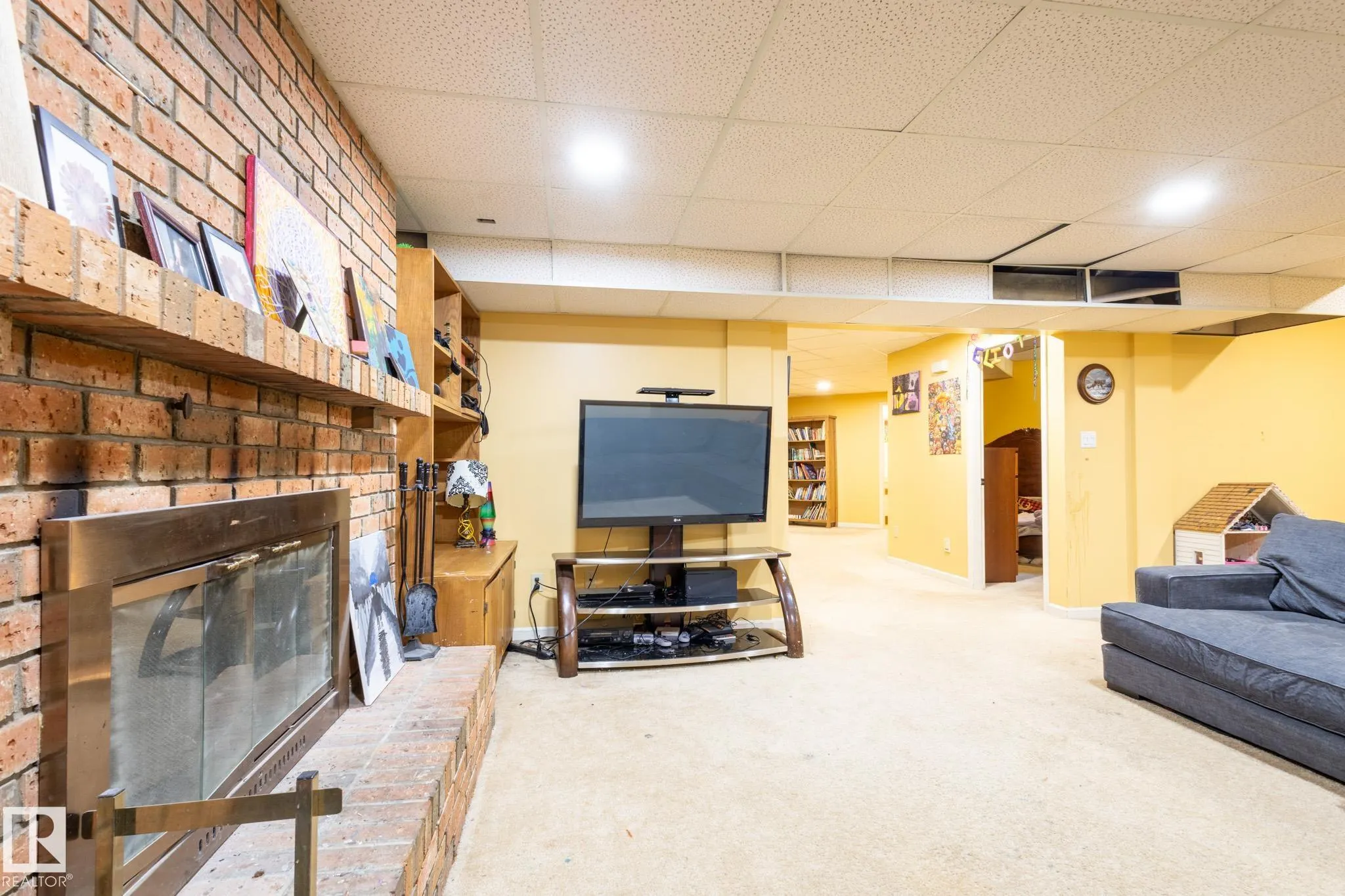410 OLSEN Close