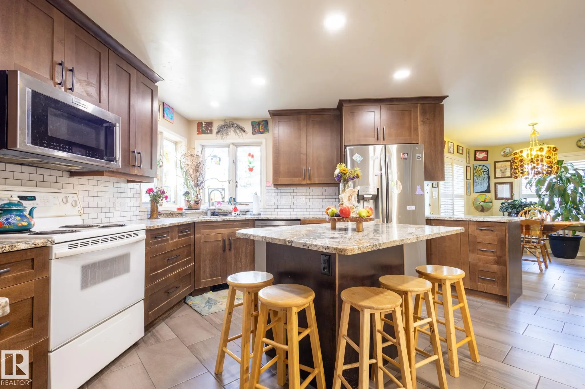 410 OLSEN Close