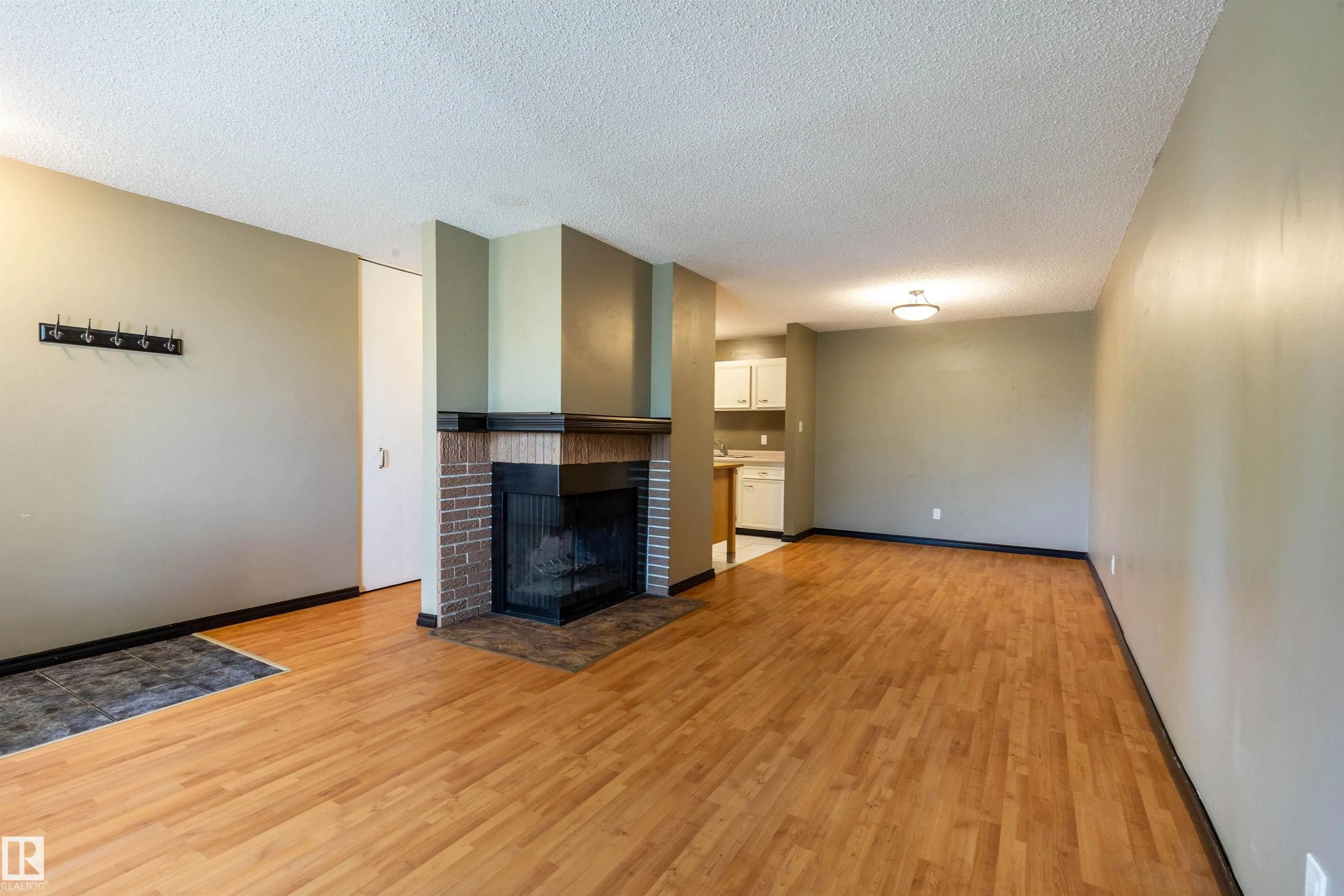 1112 SADDLEBACK Road