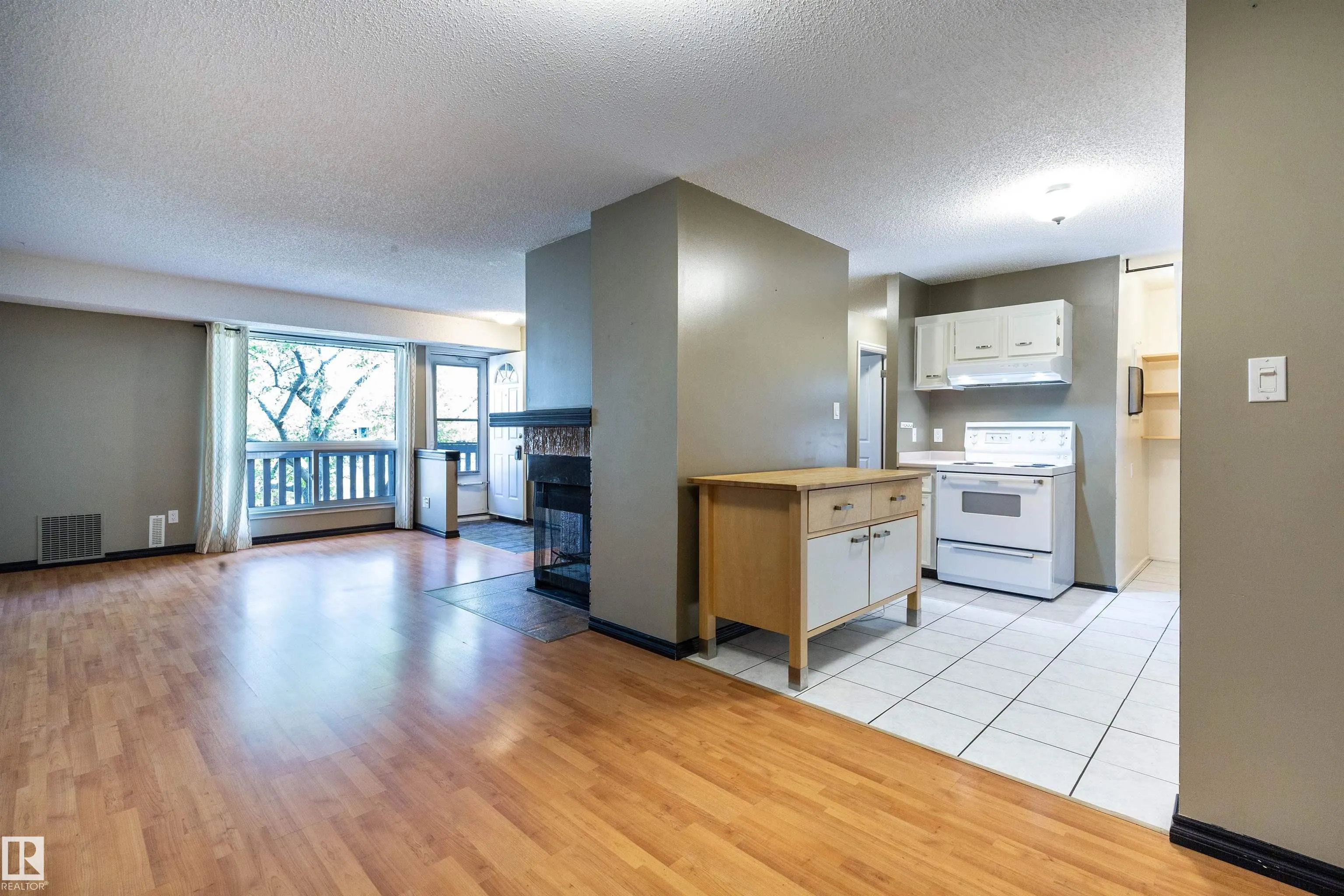 1112 SADDLEBACK Road
