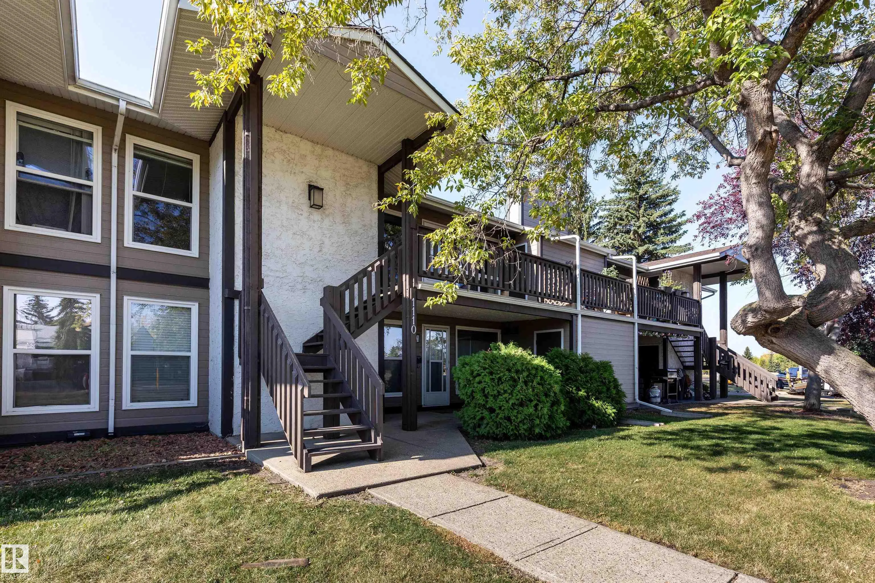 1112 SADDLEBACK Road