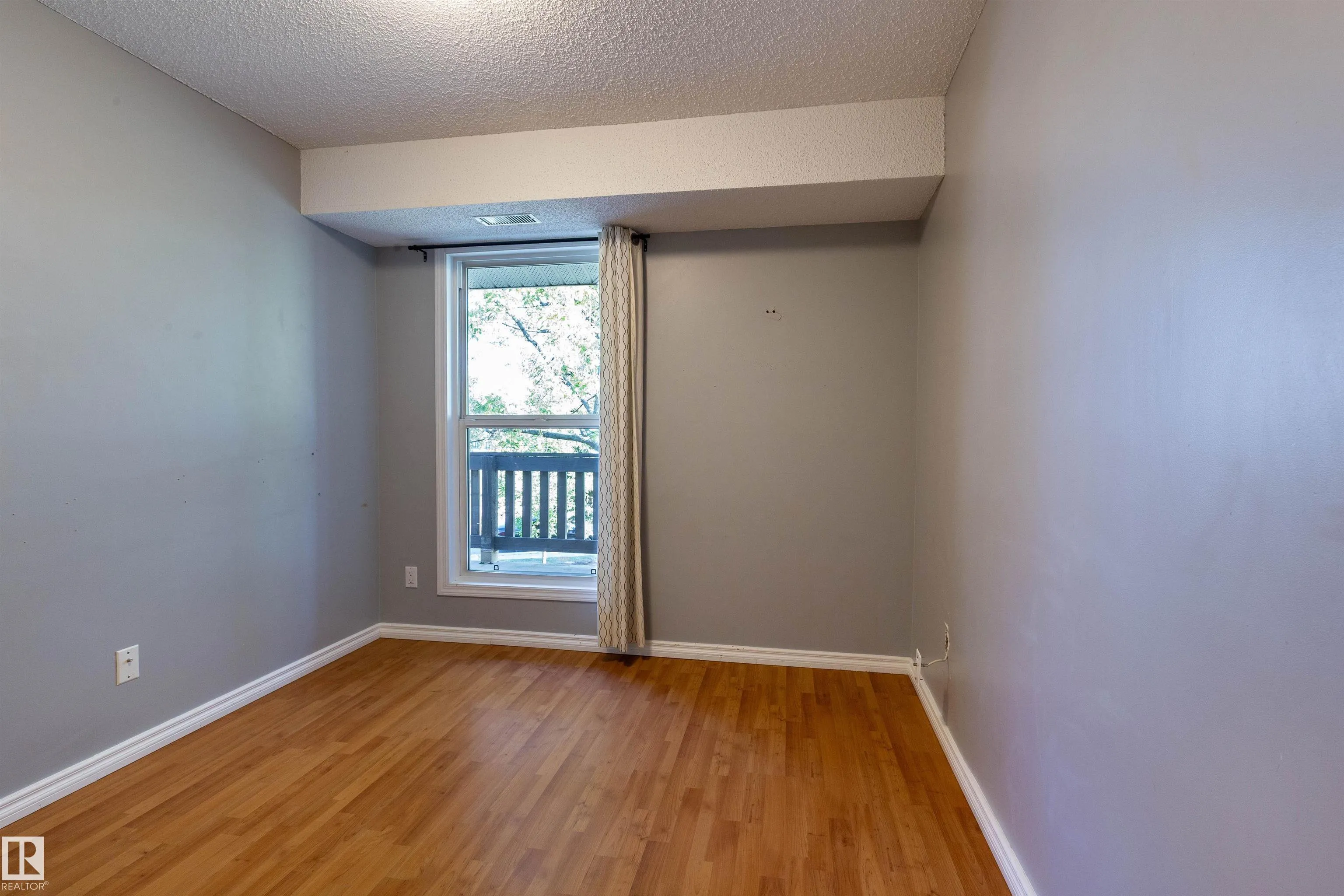 1112 SADDLEBACK Road