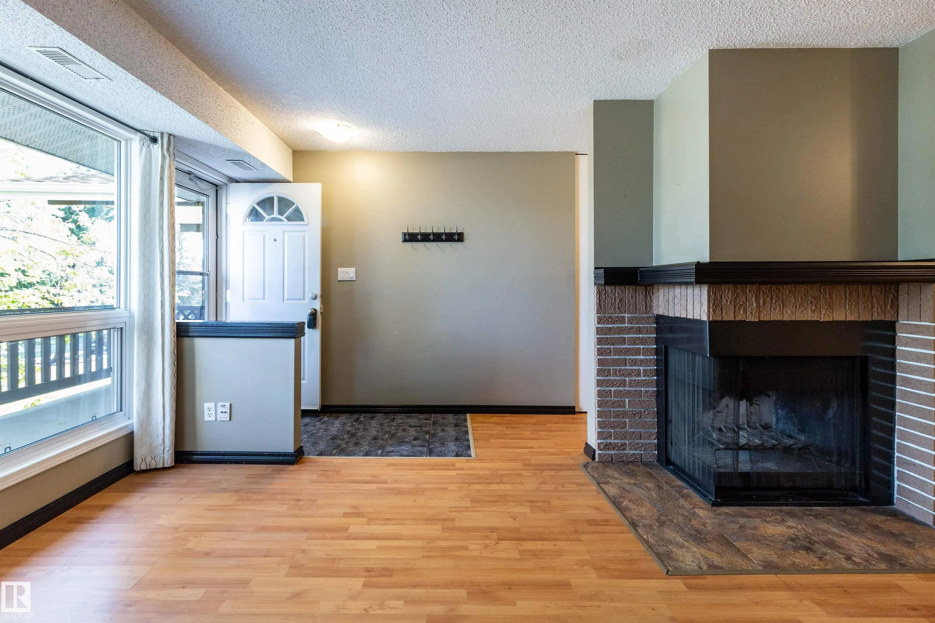 1112 SADDLEBACK Road