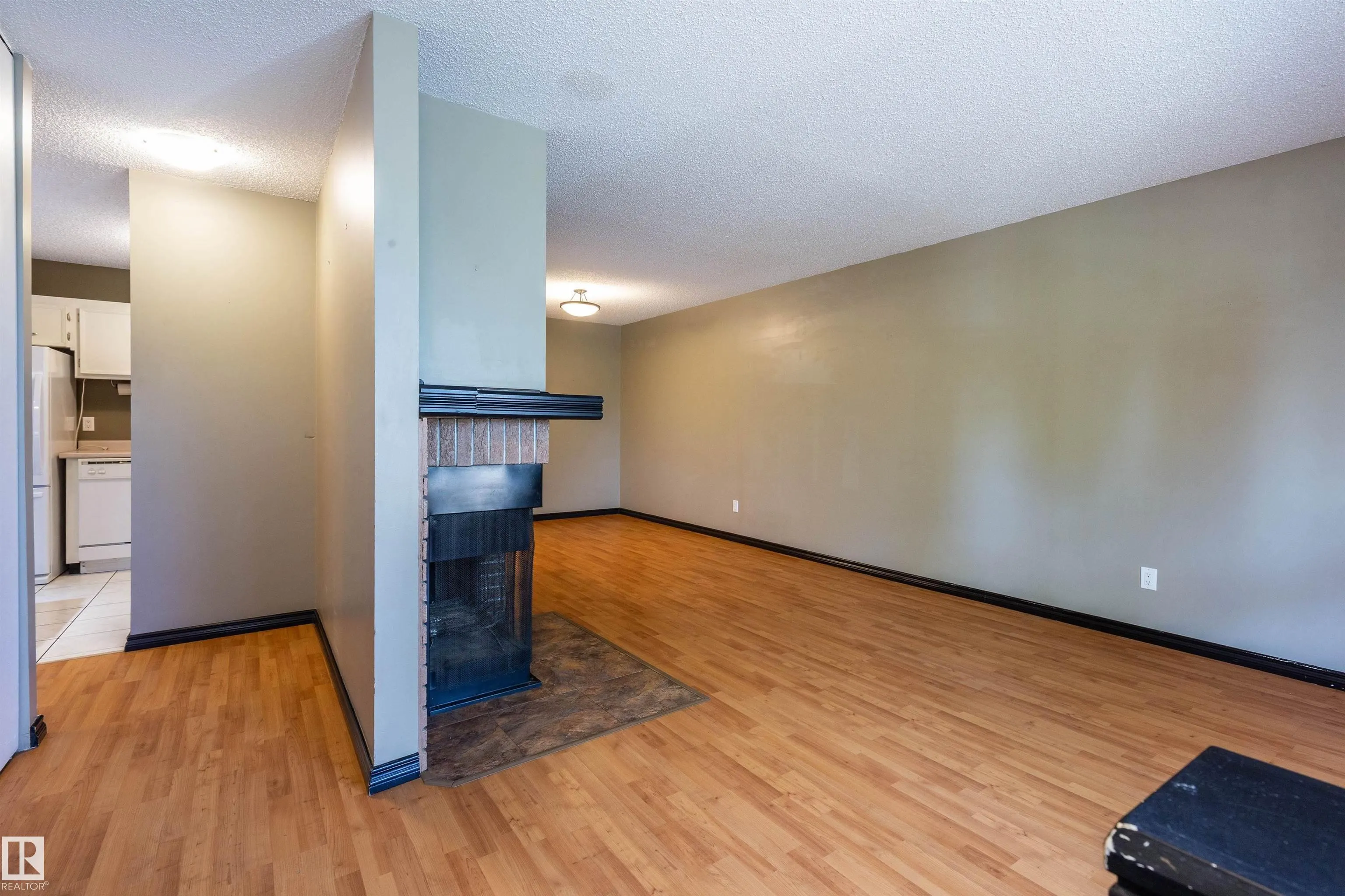 1112 SADDLEBACK Road