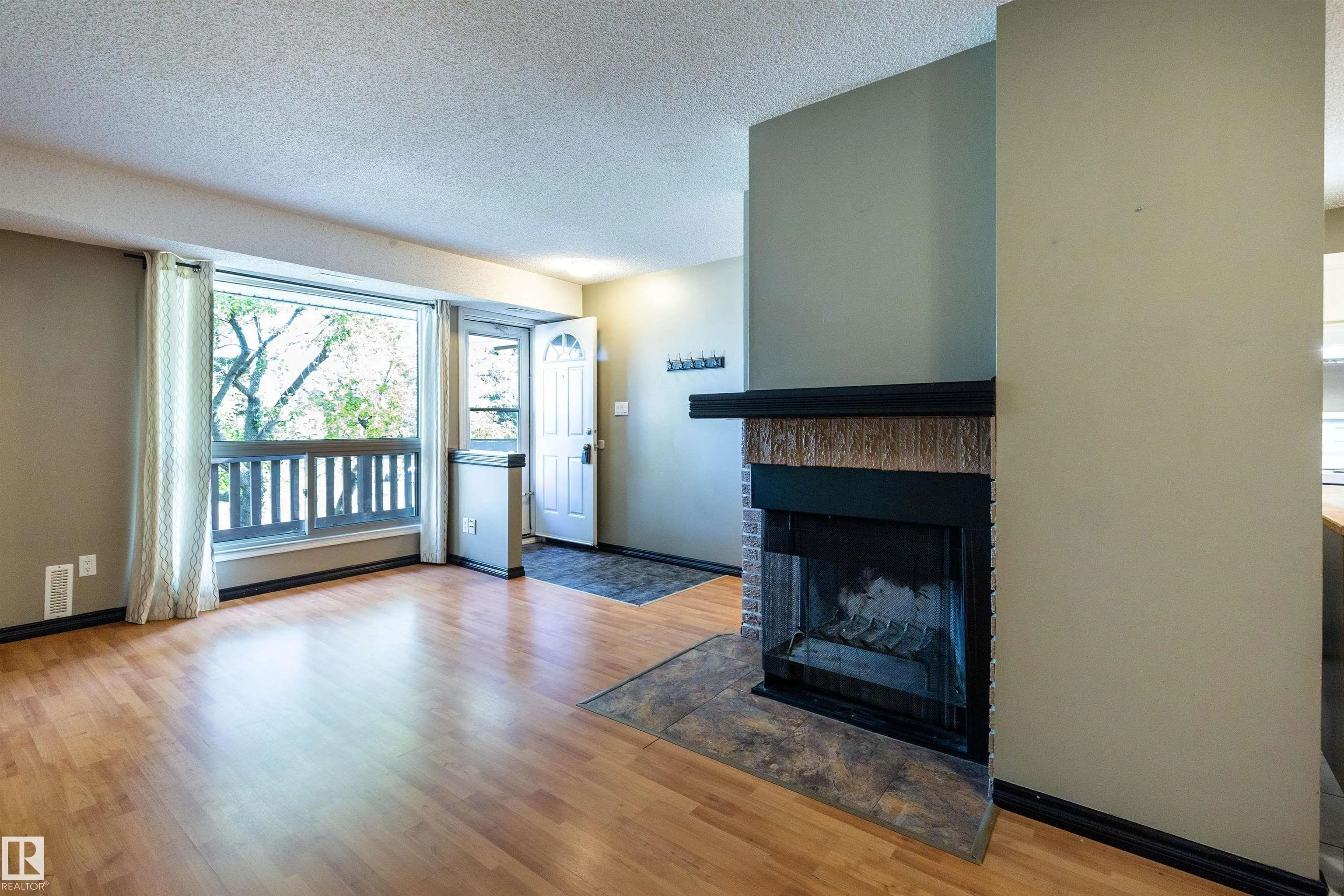 1112 SADDLEBACK Road