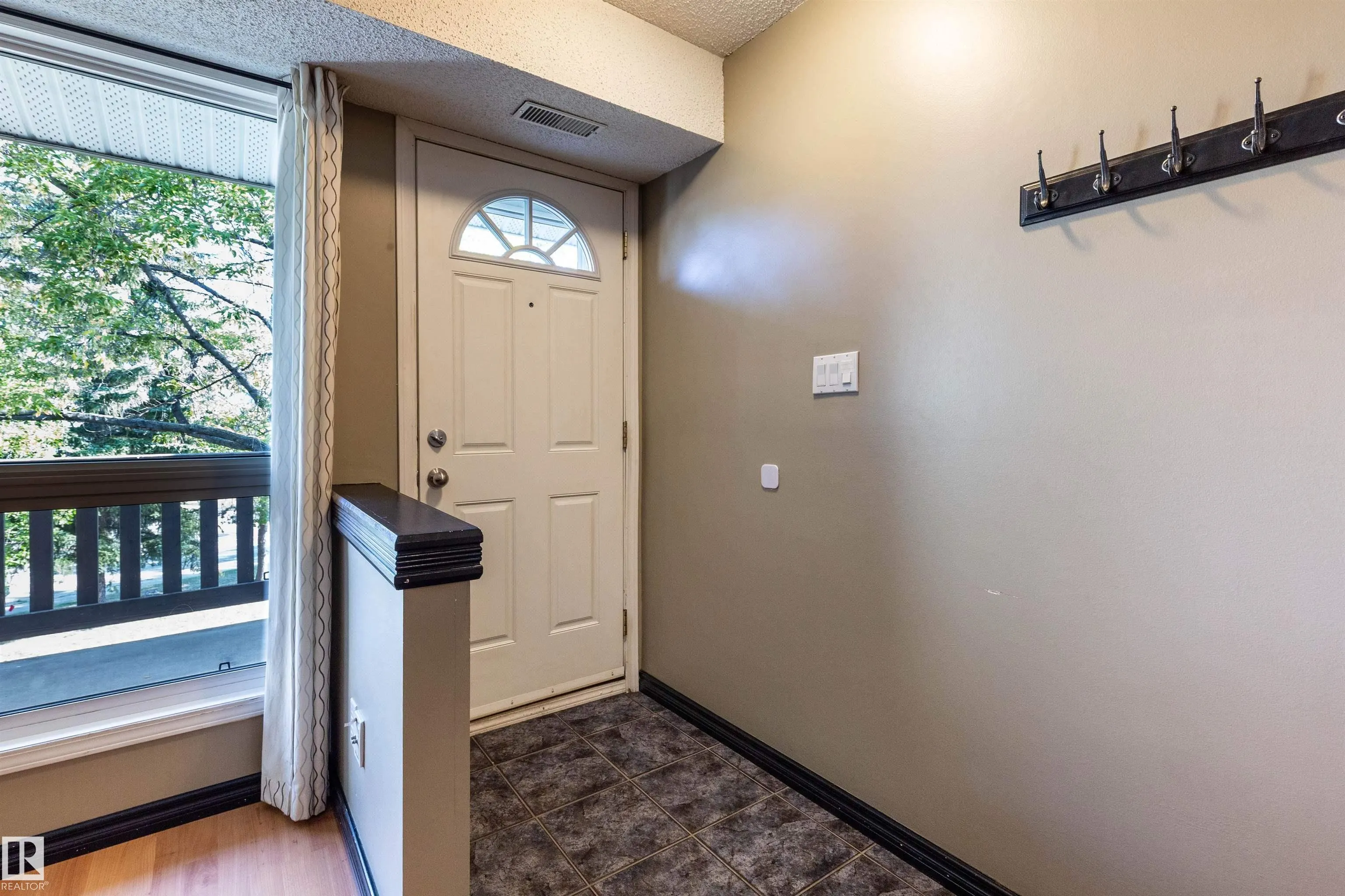 1112 SADDLEBACK Road
