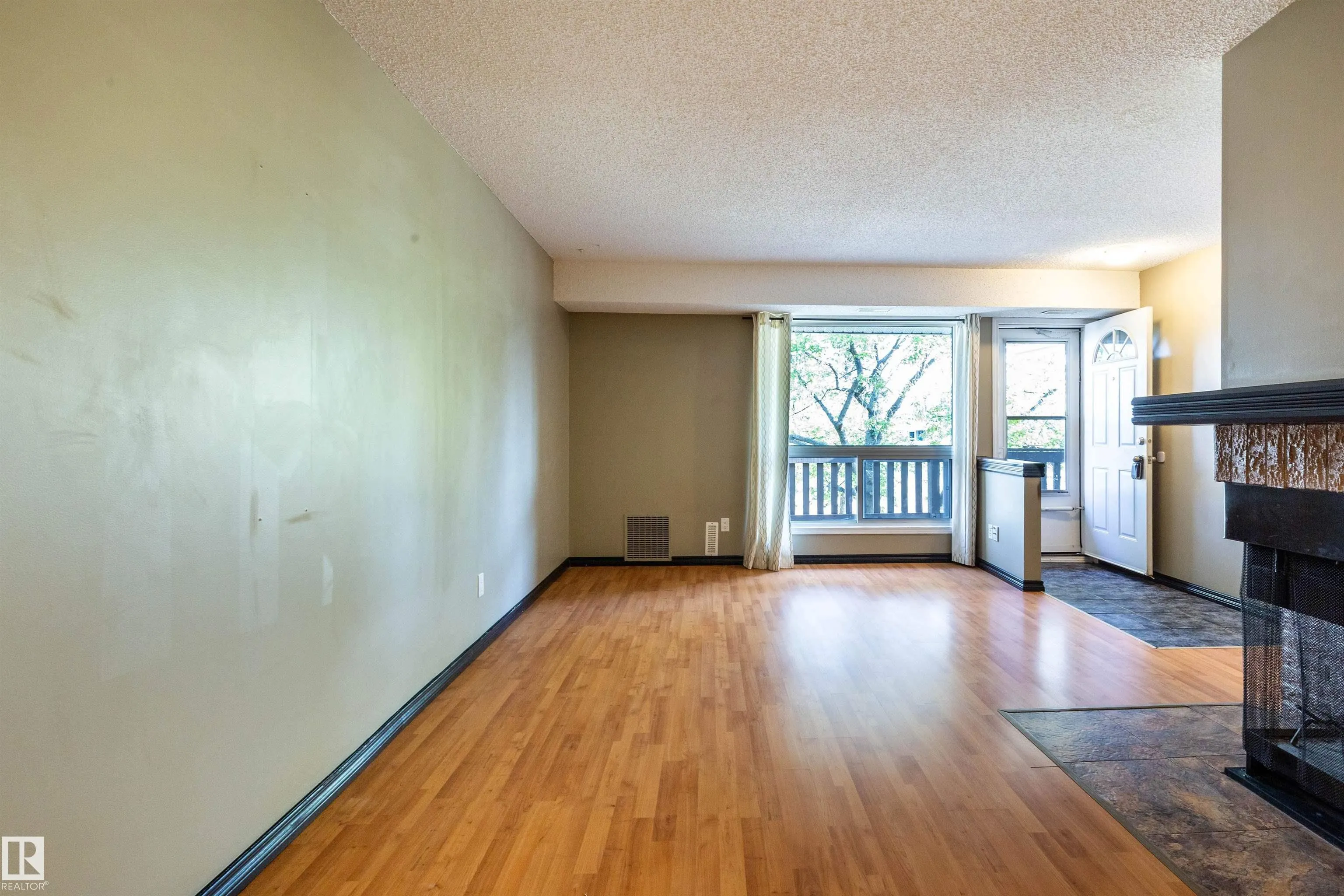 1112 SADDLEBACK Road