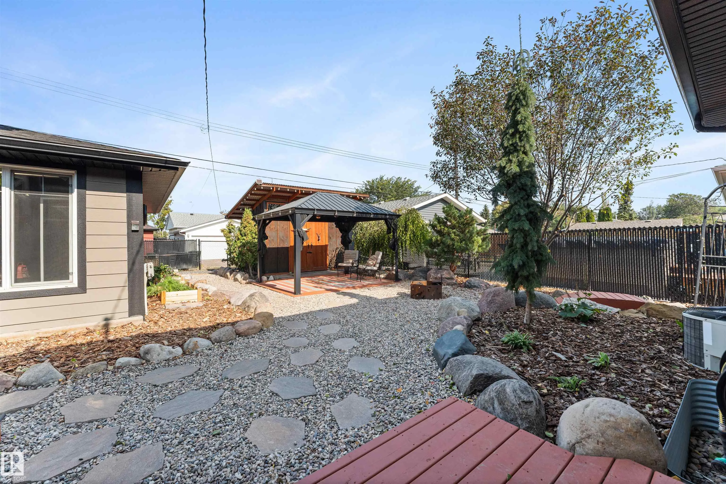 5404 105A Avenue