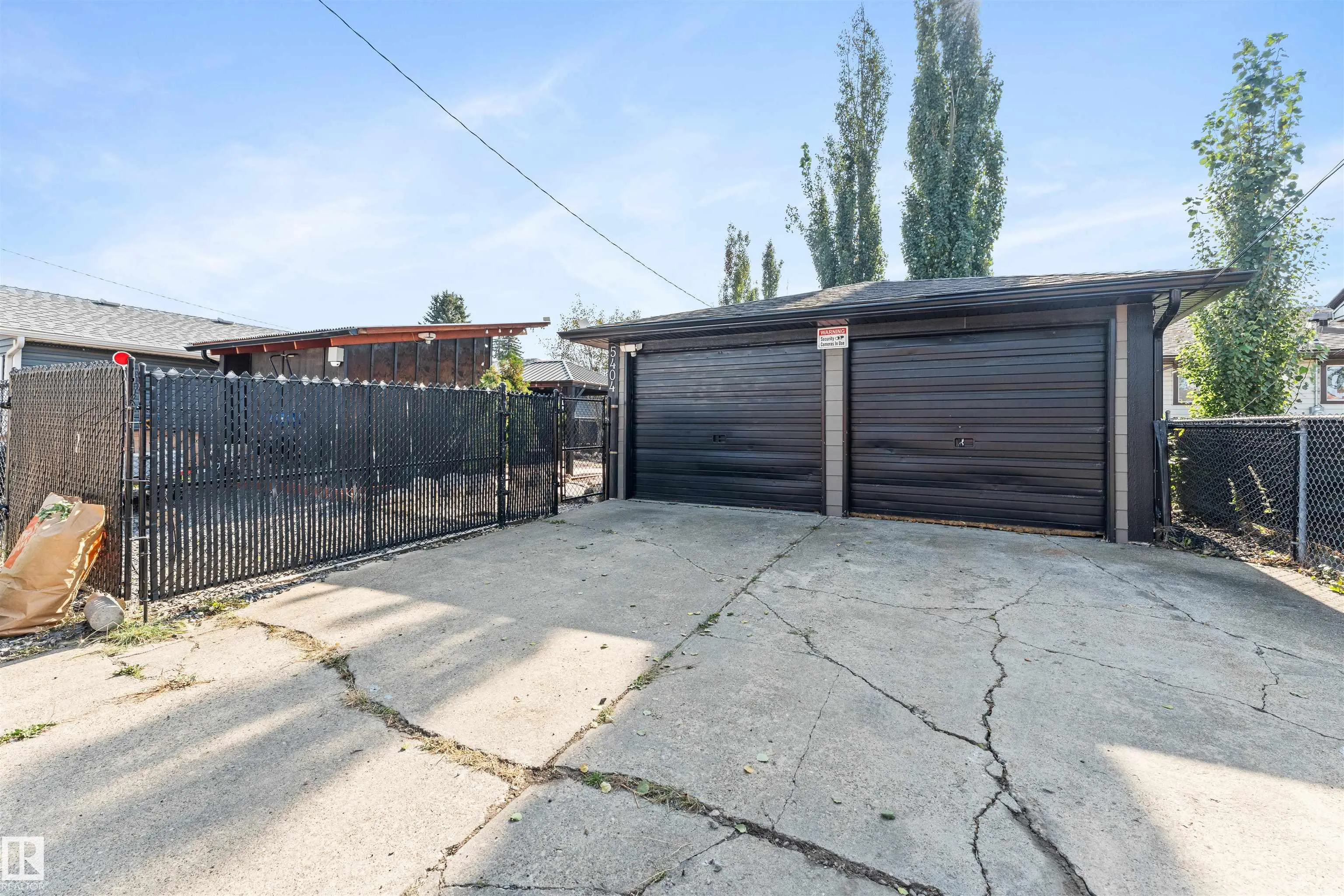 5404 105A Avenue