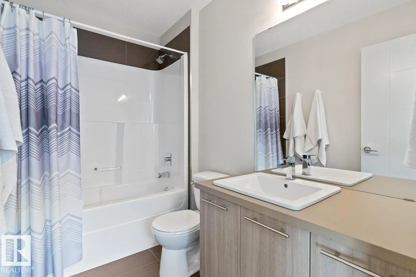 3 KENTON Way