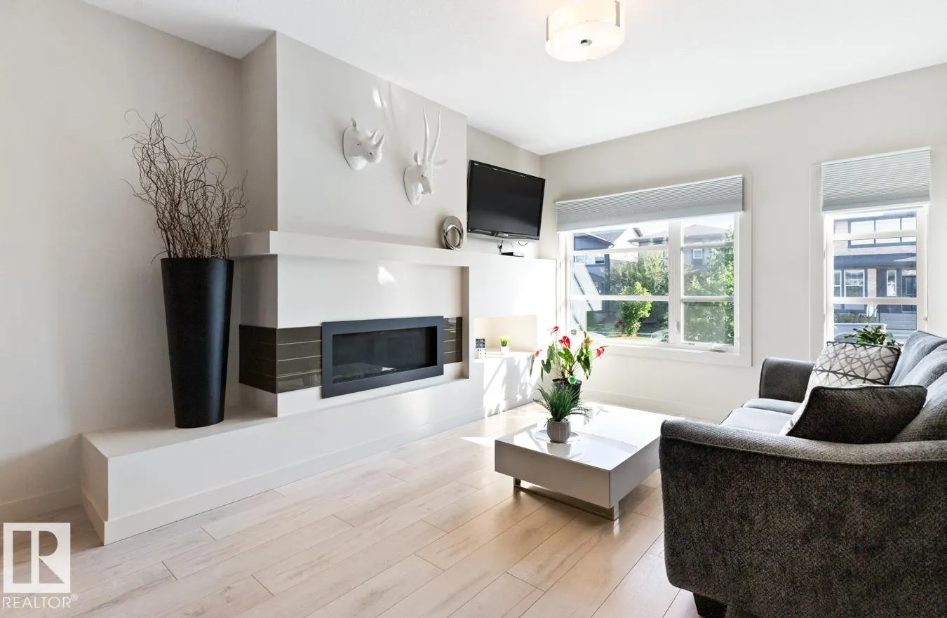 3 KENTON Way
