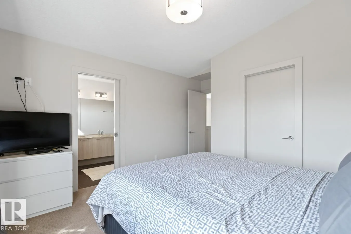 3 KENTON Way