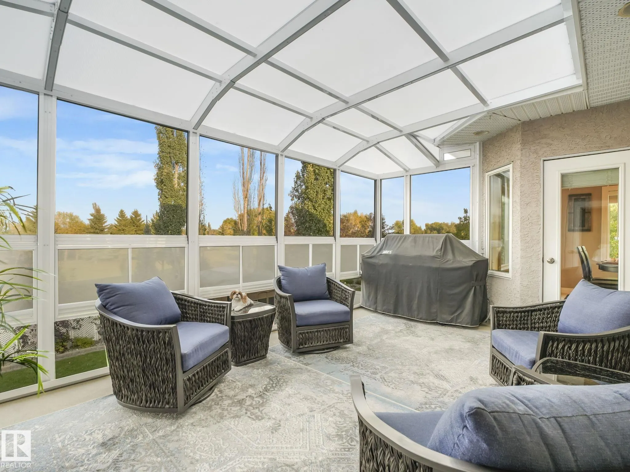 81 PROMENADE Boulevard