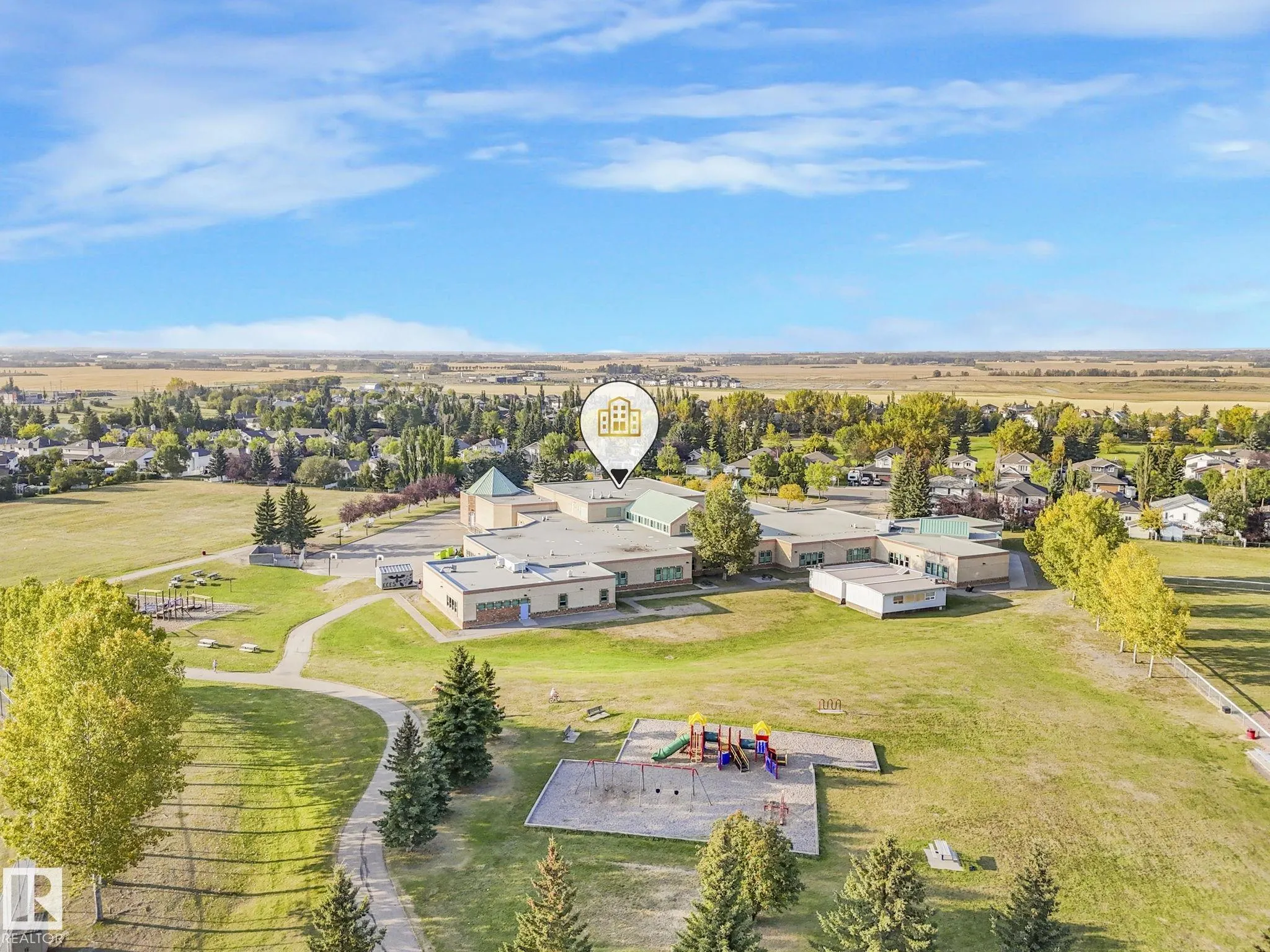 81 PROMENADE Boulevard