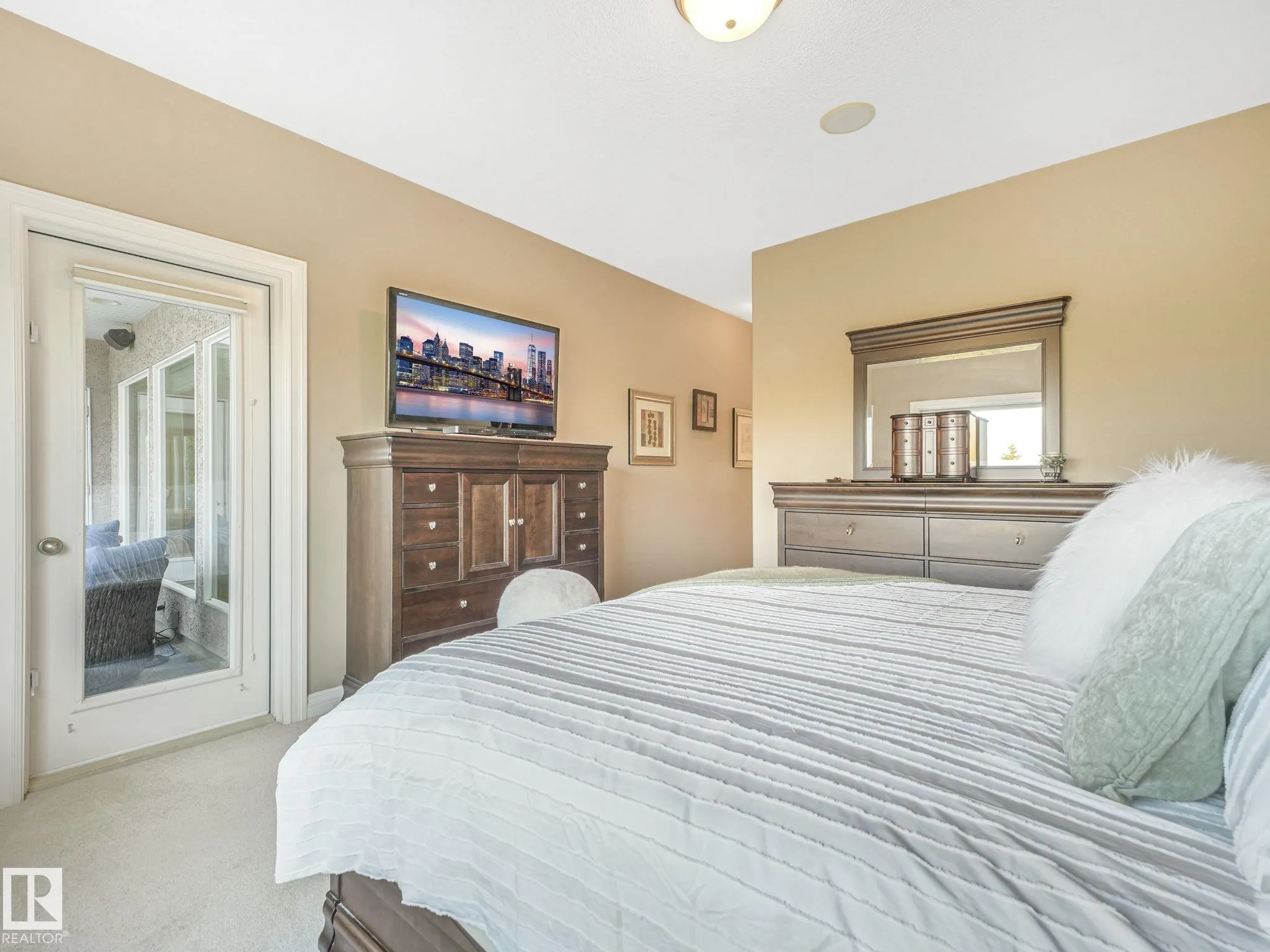 81 PROMENADE Boulevard