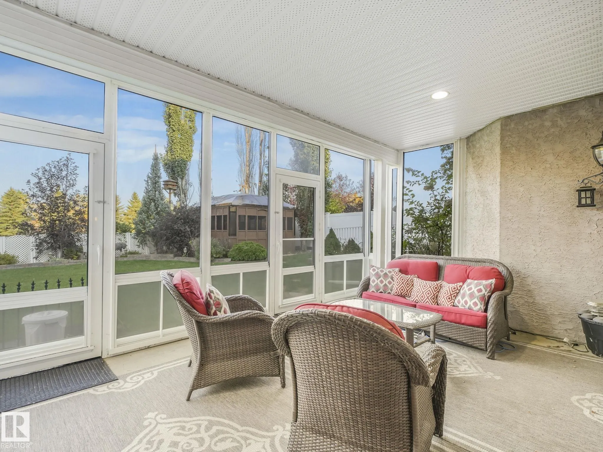 81 PROMENADE Boulevard