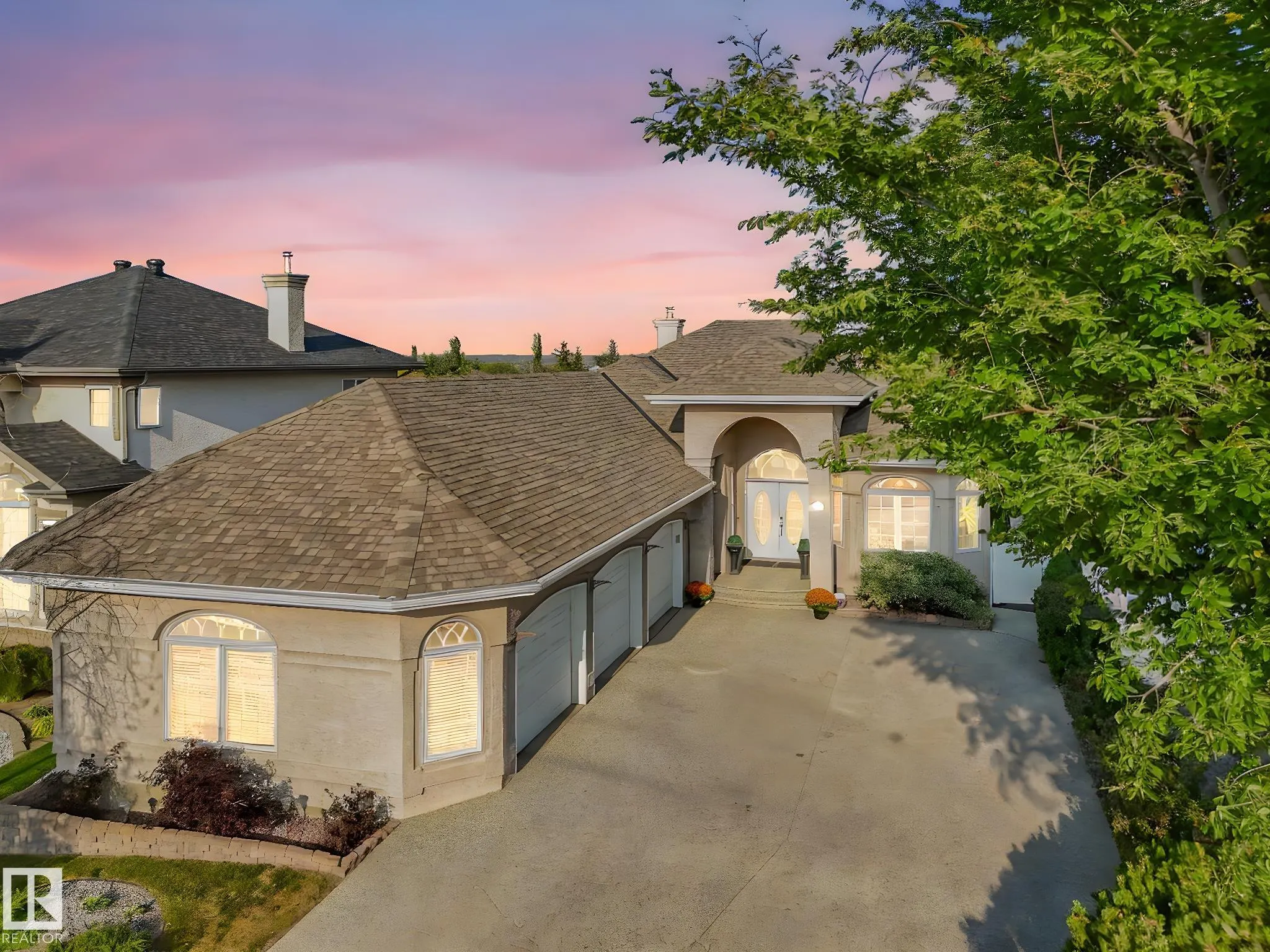 81 PROMENADE Boulevard