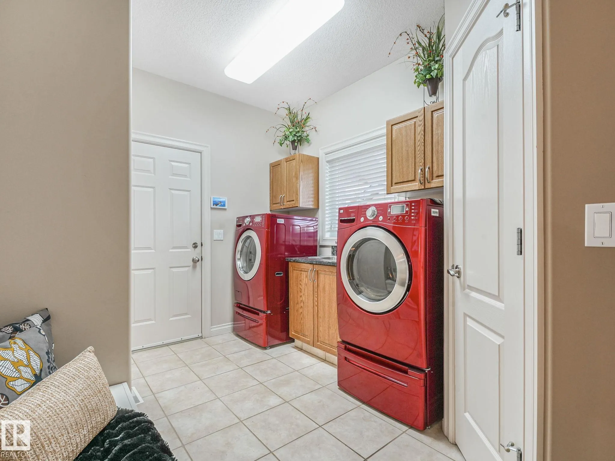 81 PROMENADE Boulevard