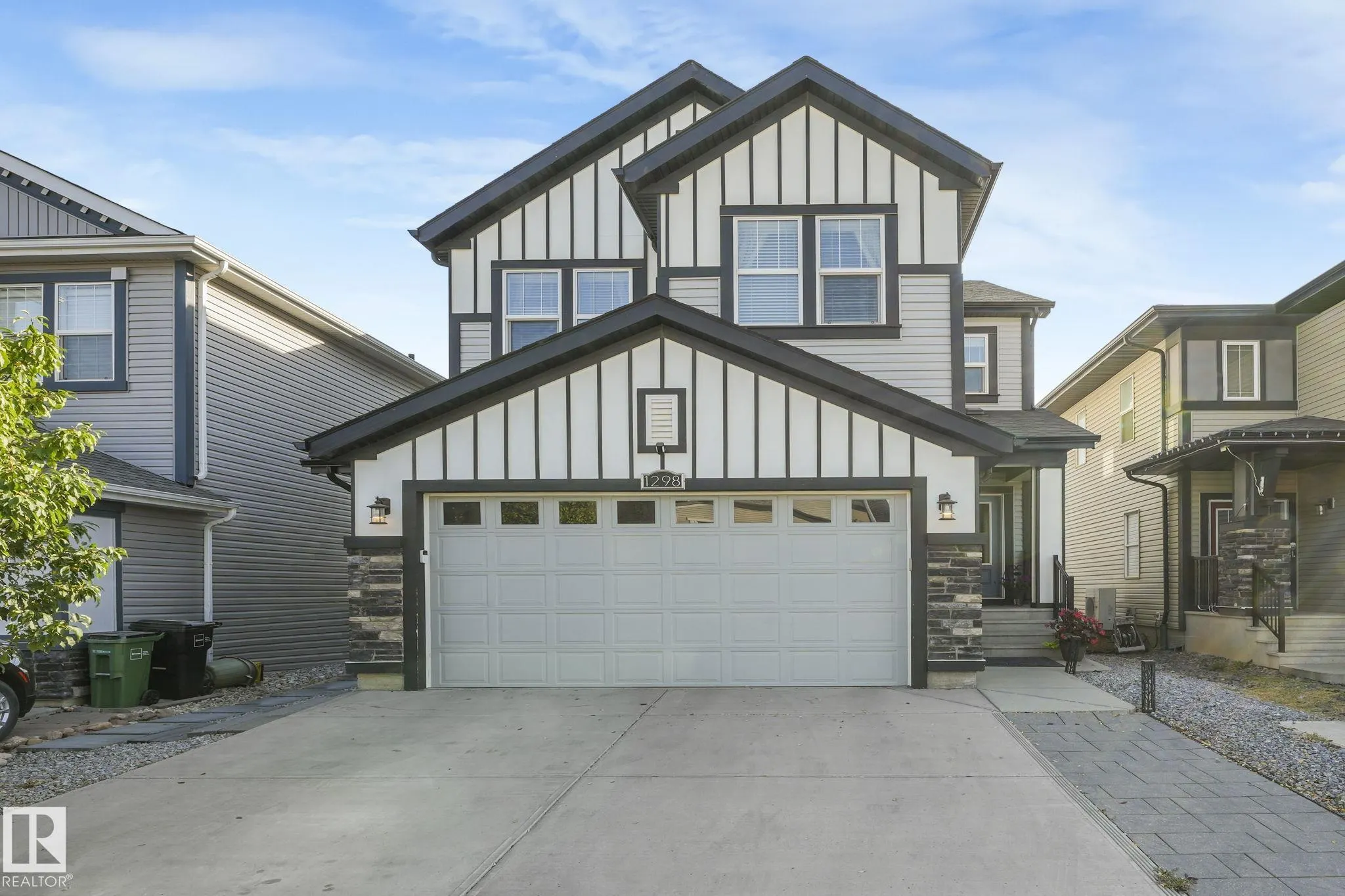 1298 SECORD LANDING Landing