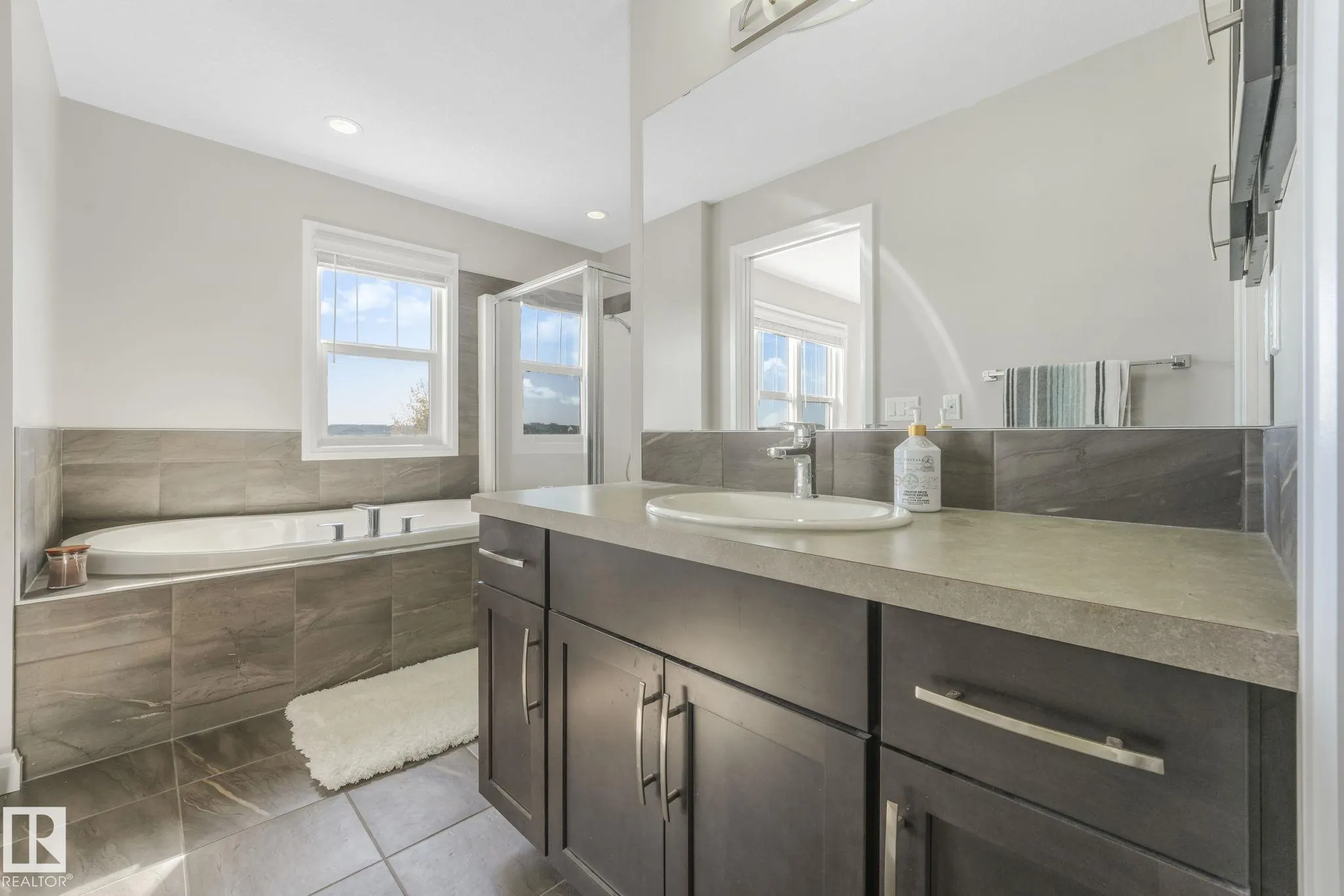 1298 SECORD LANDING Landing