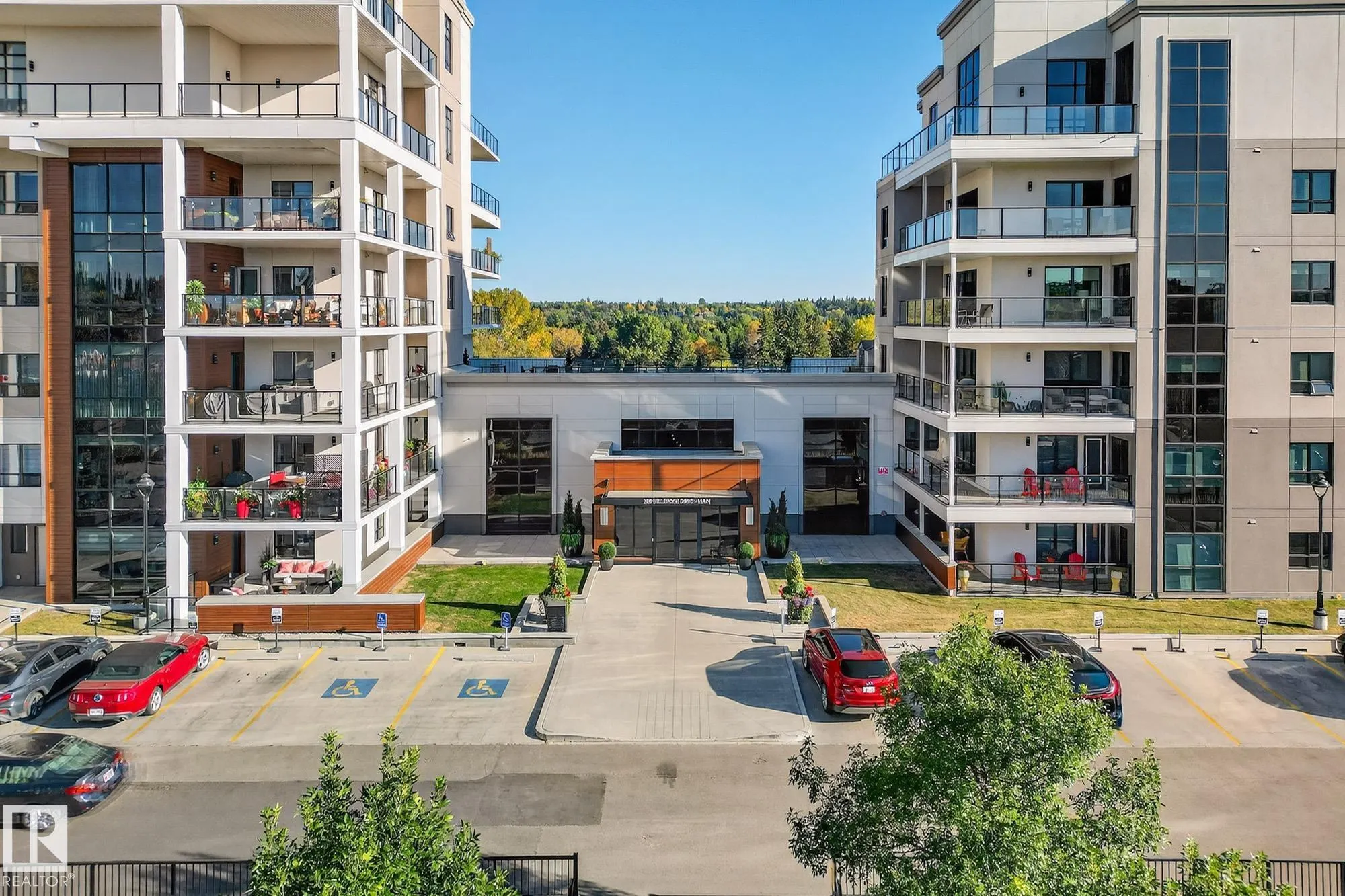 200 BELLEROSE Drive