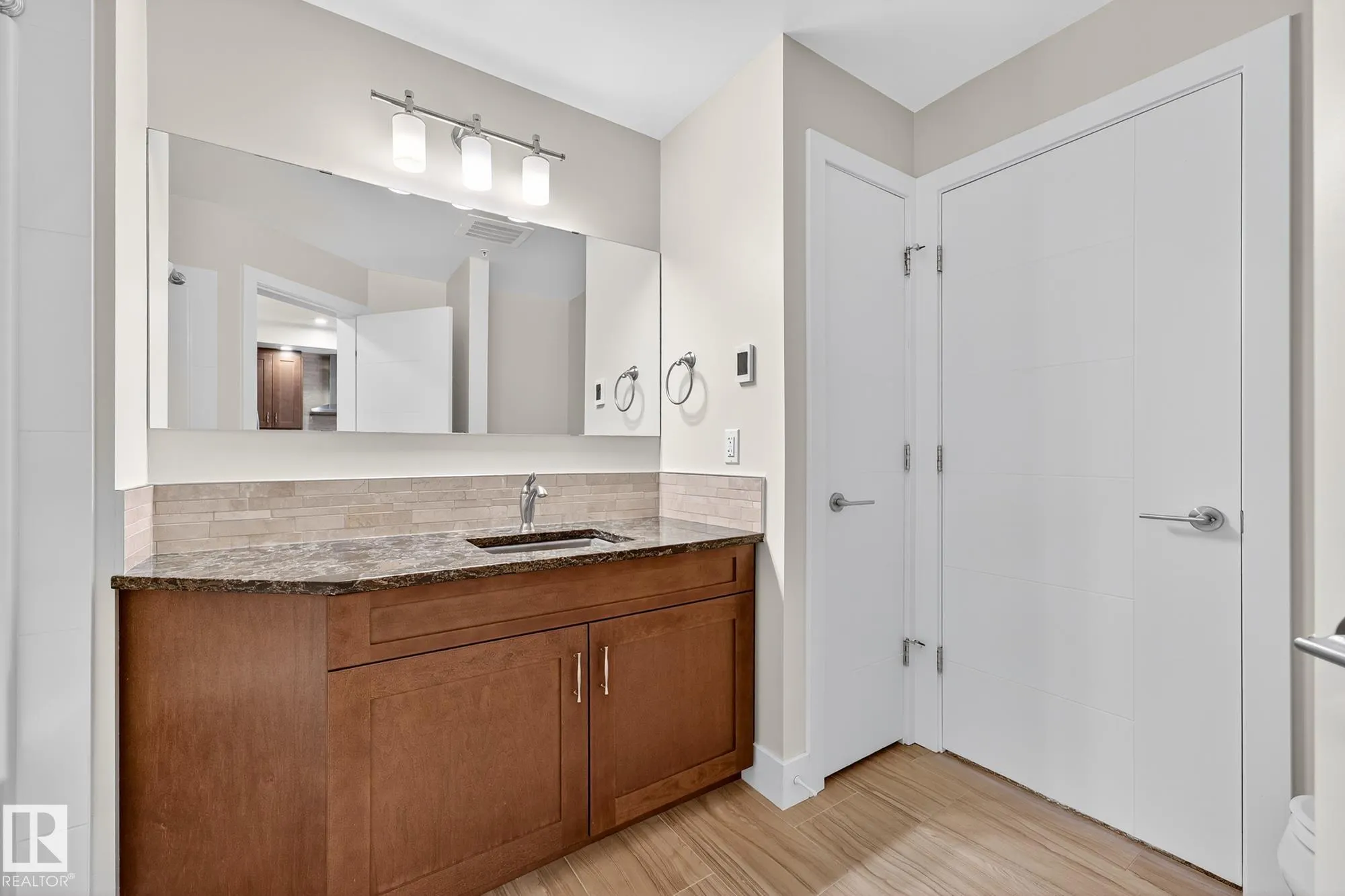 200 BELLEROSE Drive