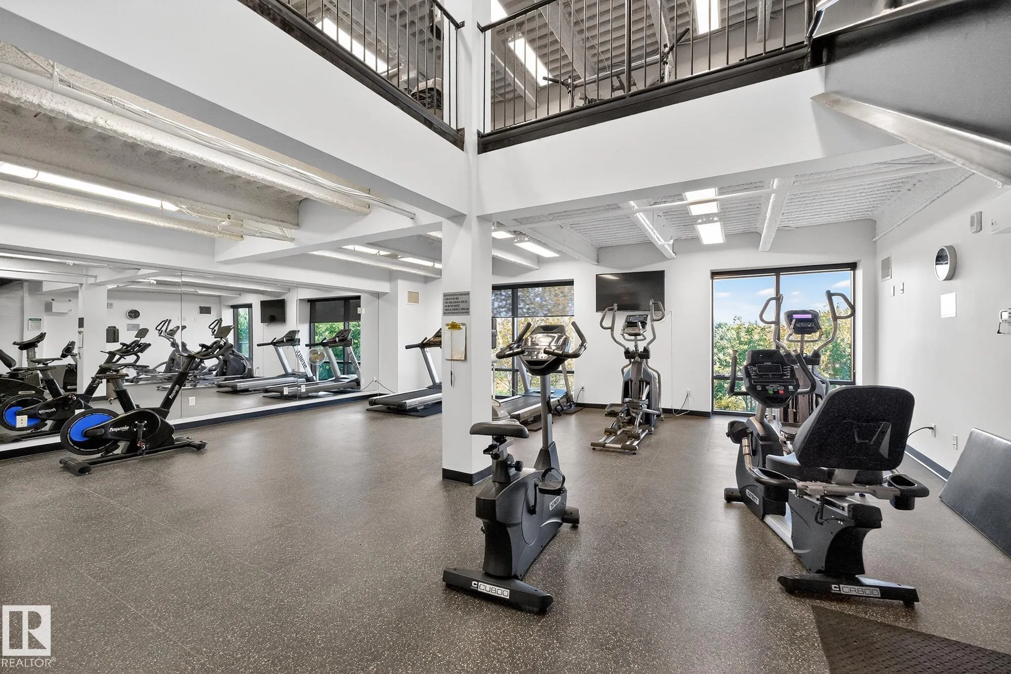 200 BELLEROSE Drive