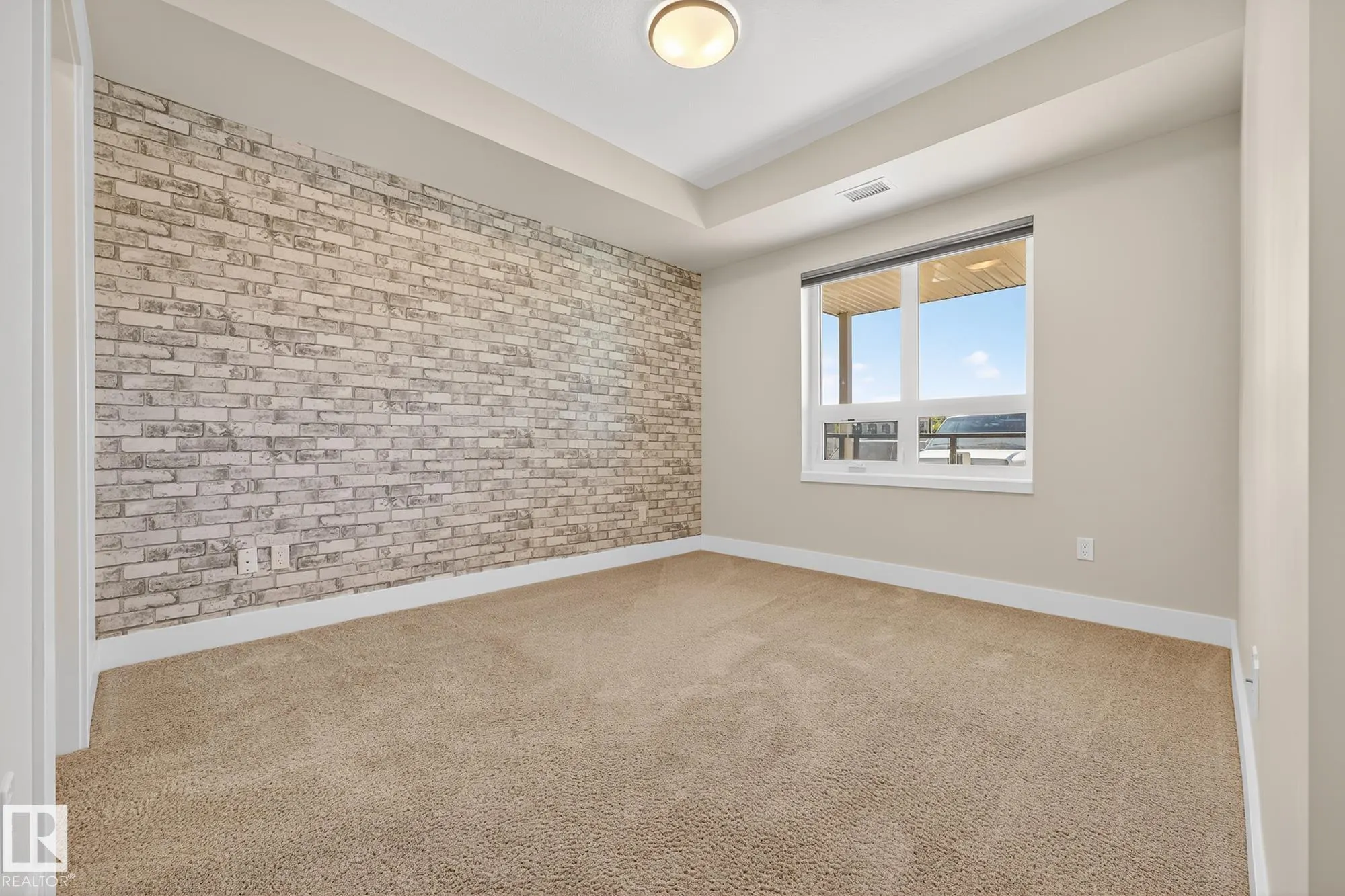 200 BELLEROSE Drive
