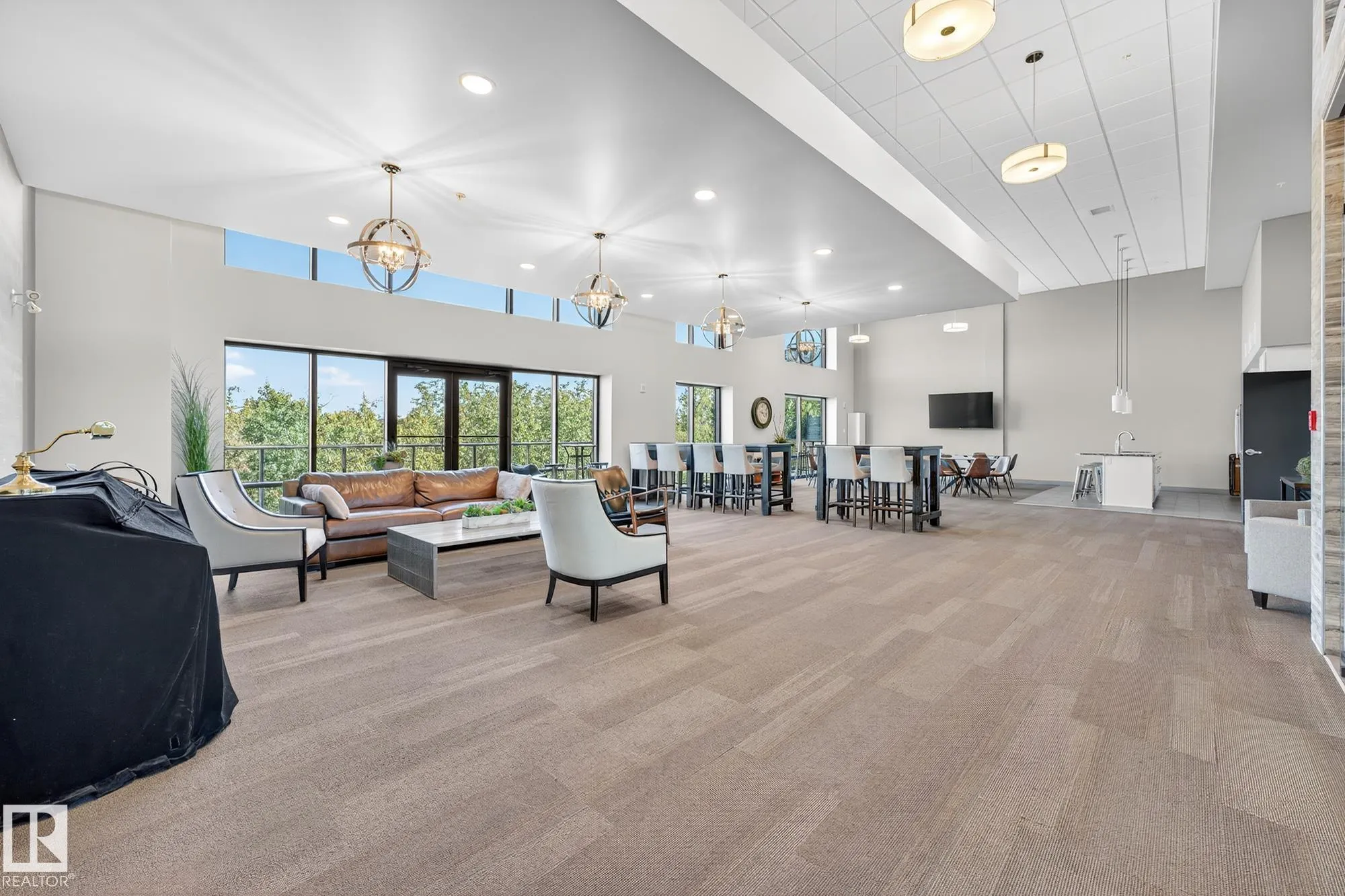 200 BELLEROSE Drive