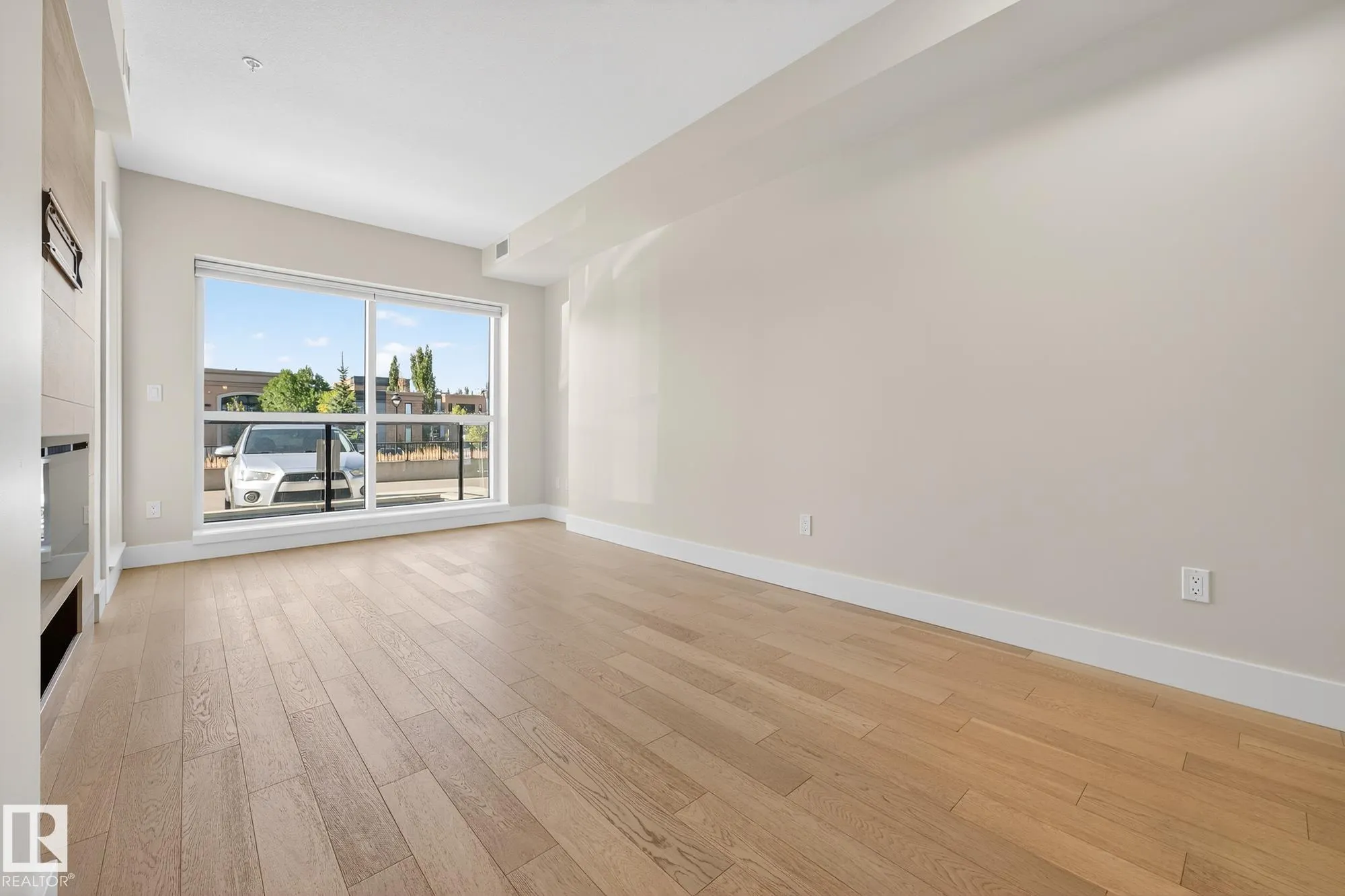 200 BELLEROSE Drive