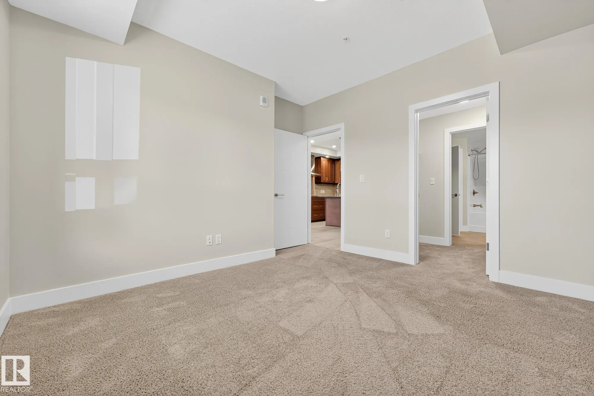 200 BELLEROSE Drive