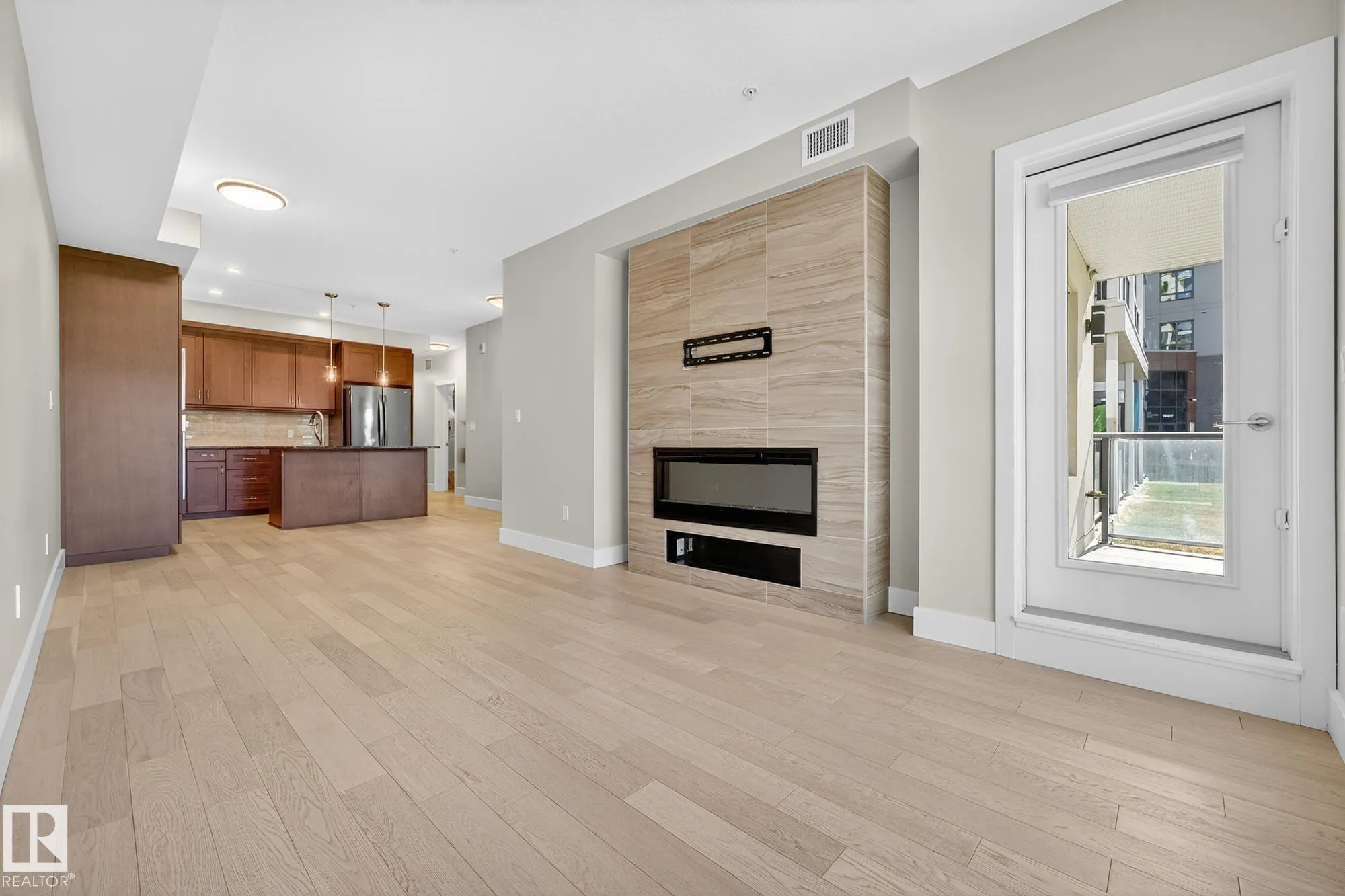 200 BELLEROSE Drive